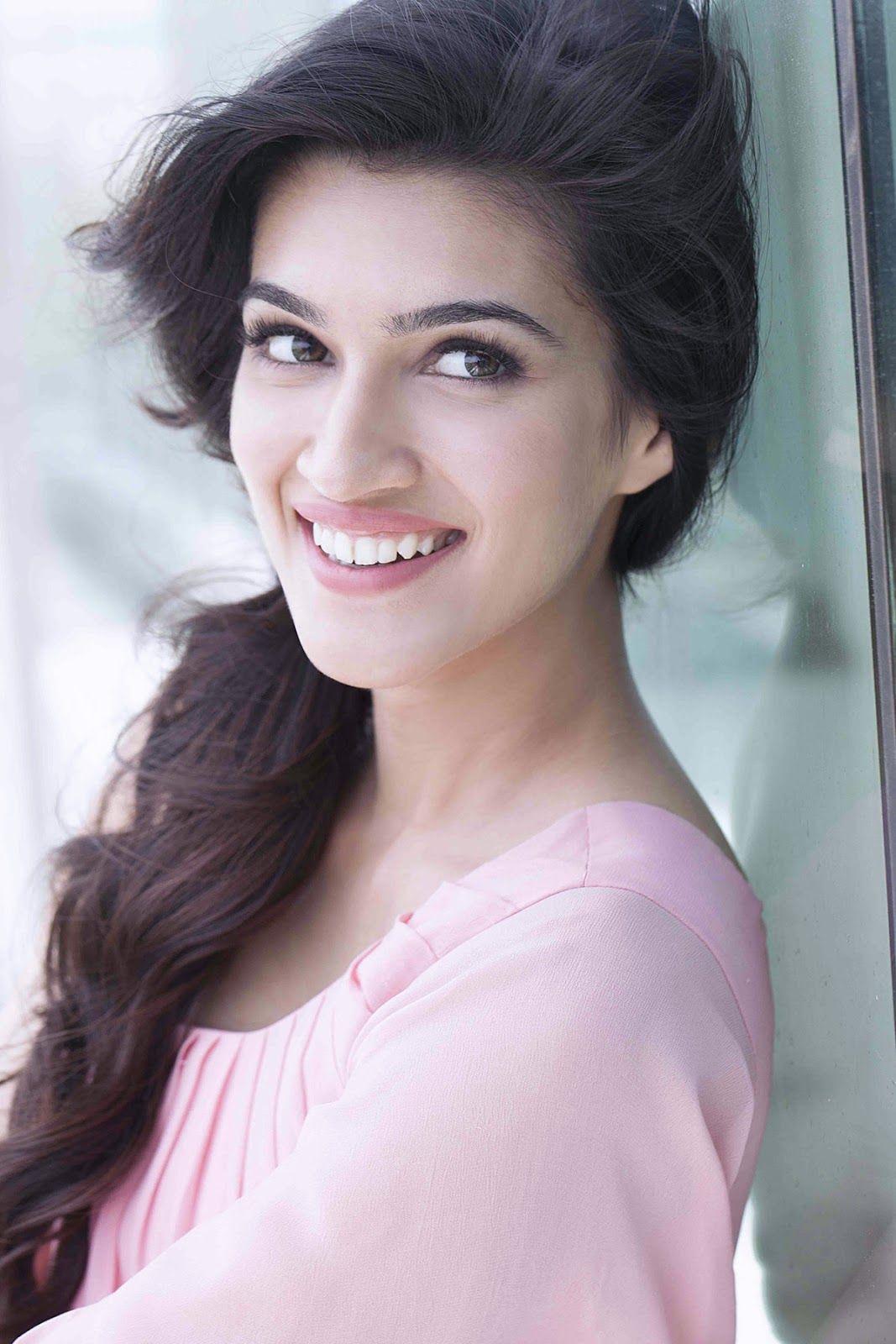 1067x1600 Kriti Sanon HD Wallpaper