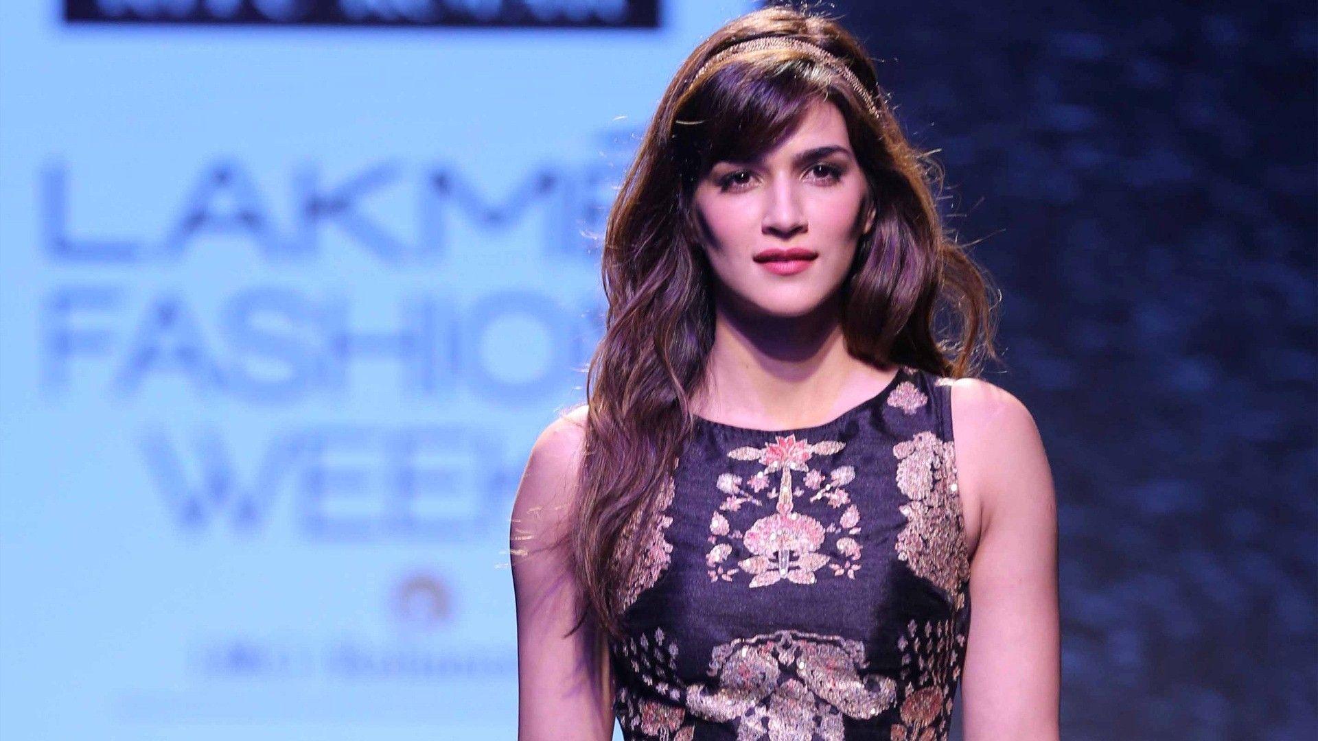 1920x1080 New Actress Kriti Sanon HD Wallpaper Ki Barfi