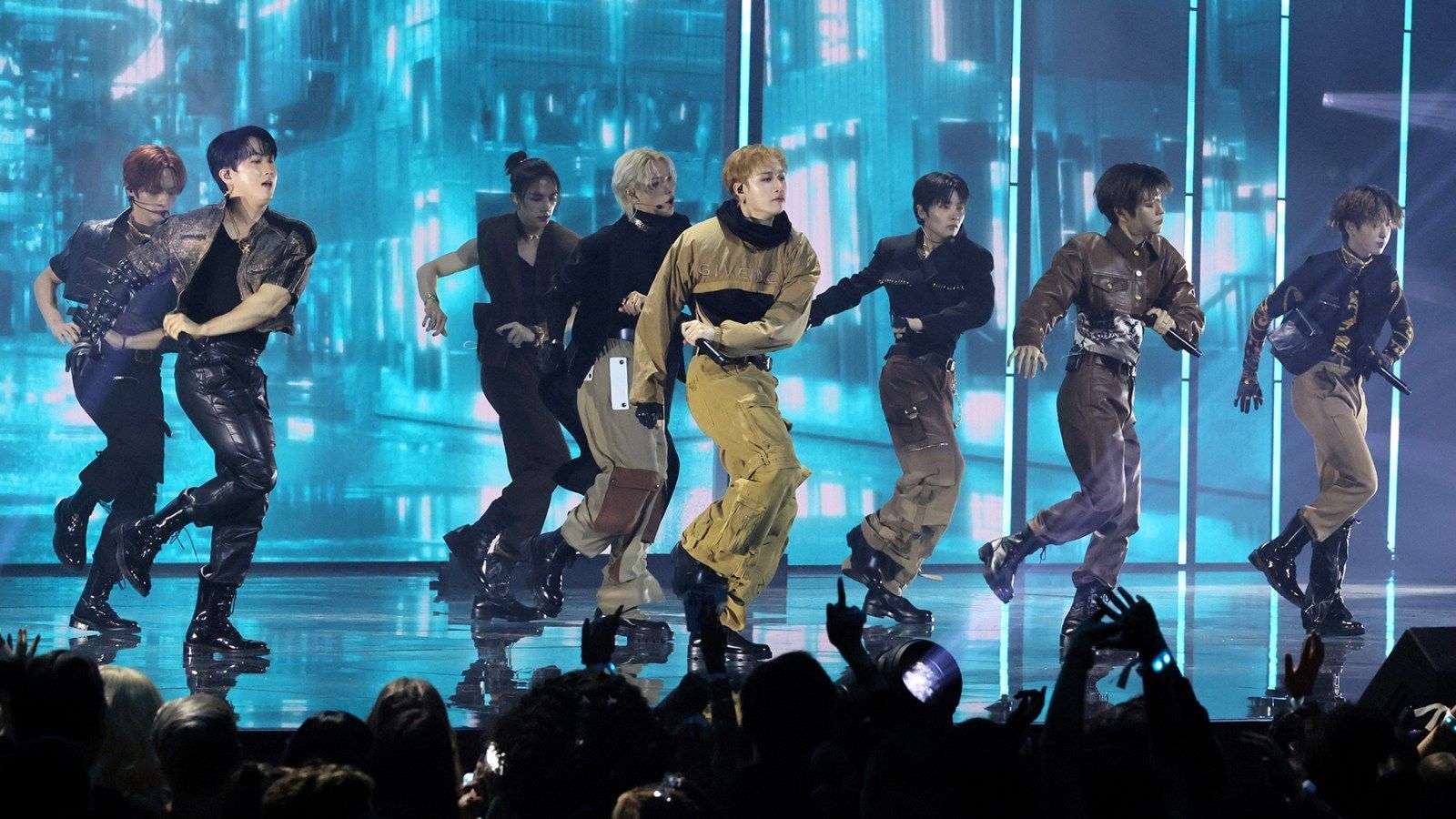 1600x900 S Class' Live At 2023 MTV VMAs