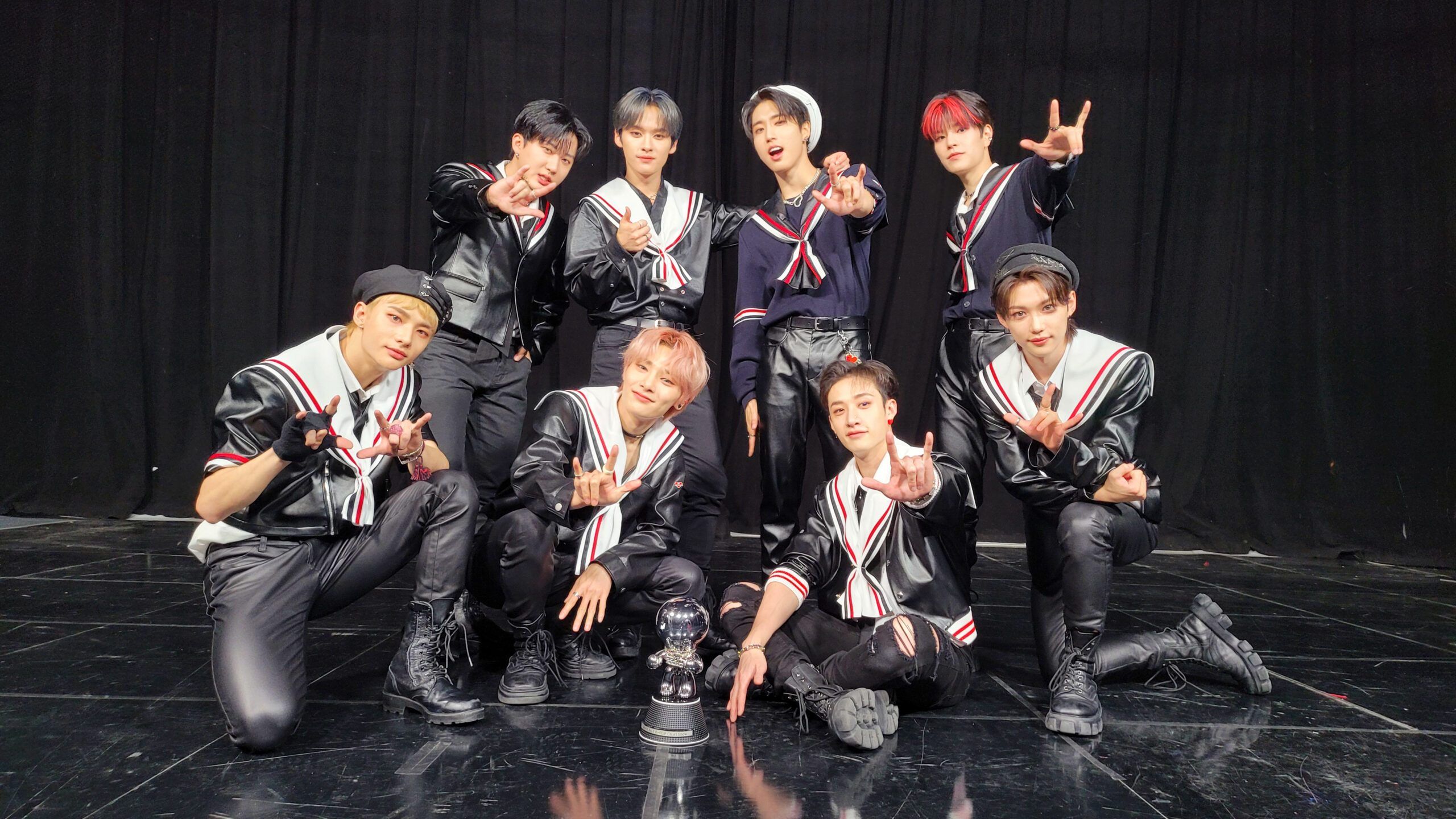 2560x1440 LOOK: Stray Kids heading back to Manila