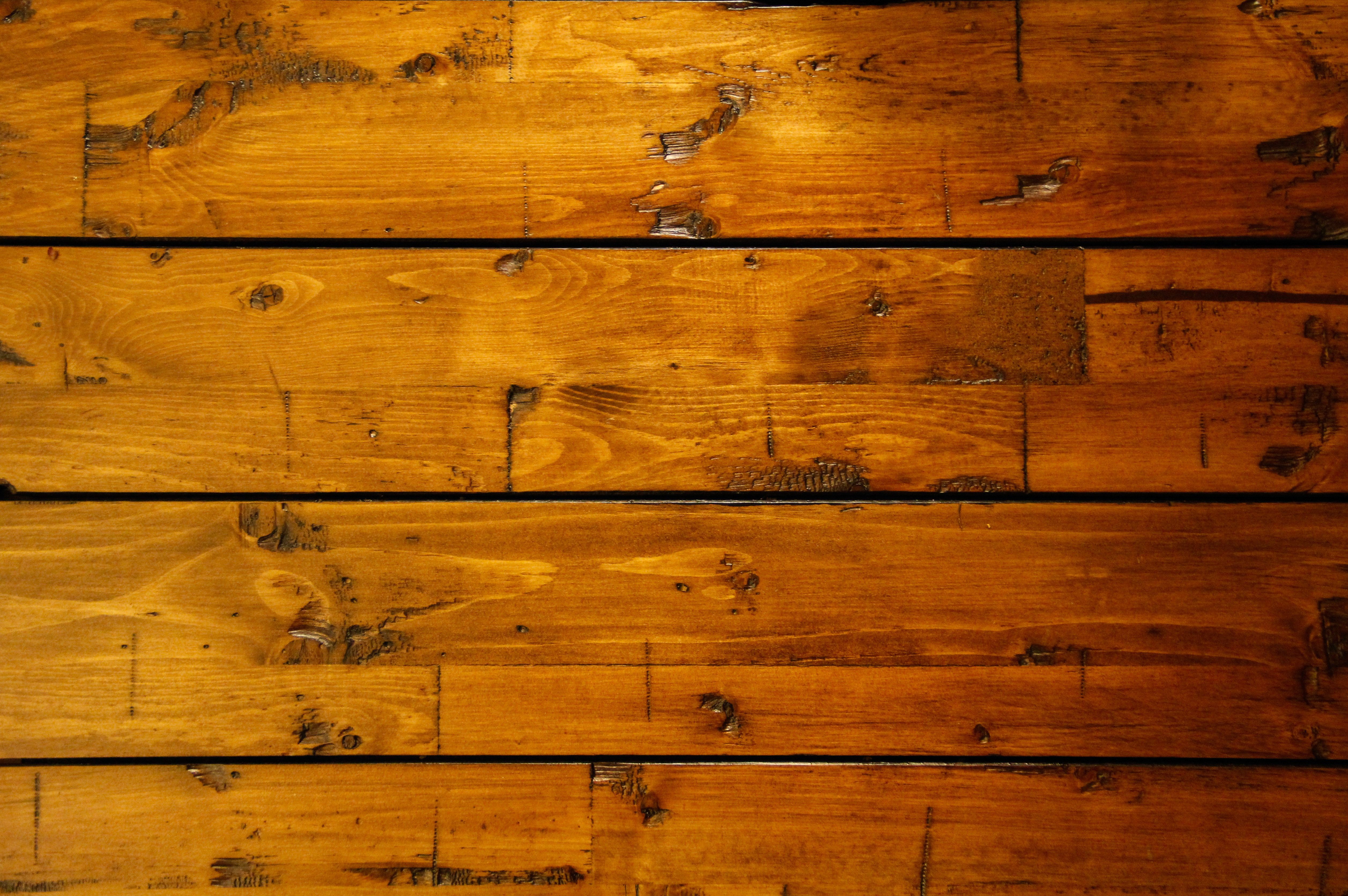 5028x3344 Wood Table Wallpaper