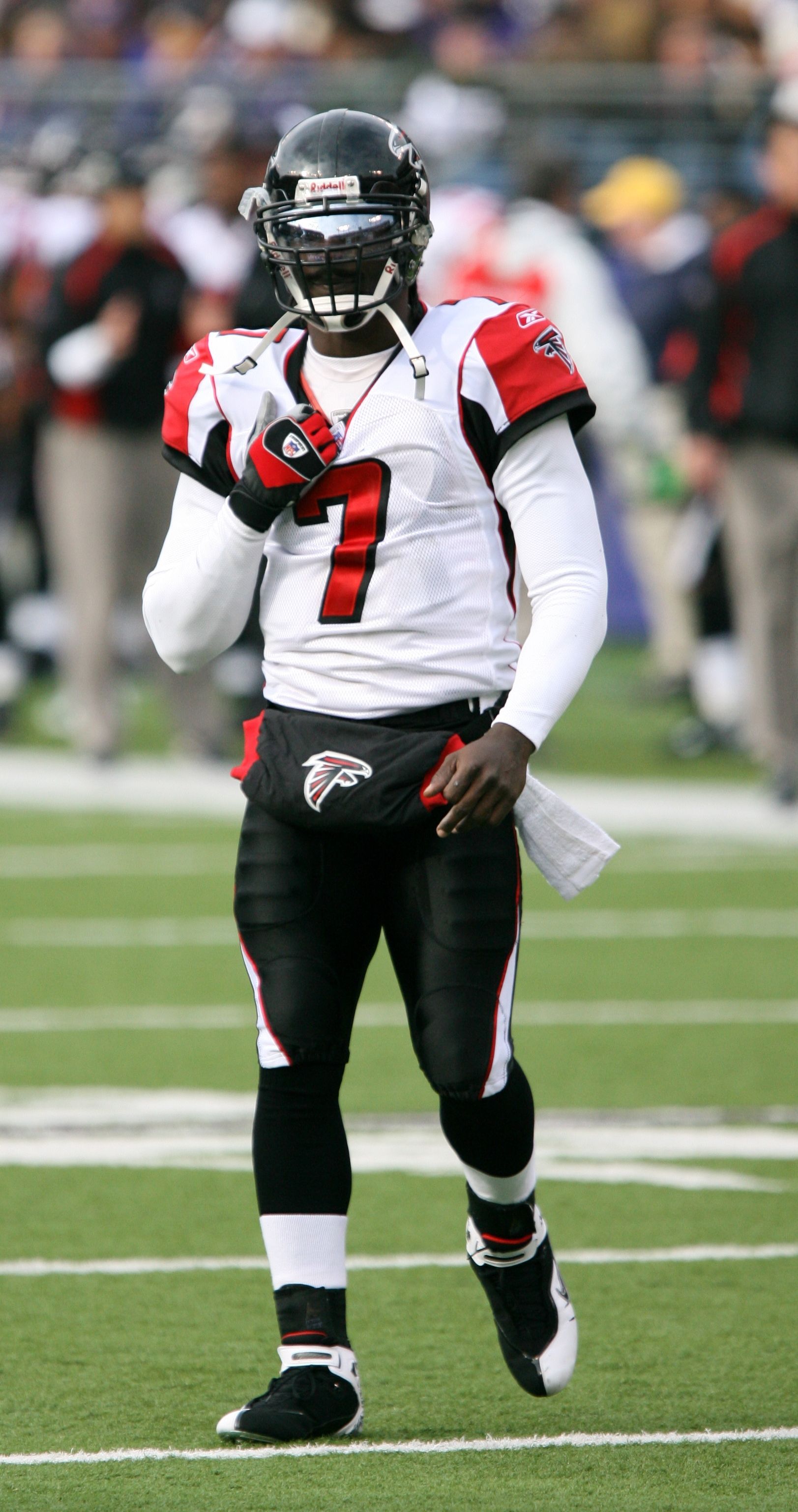1623x3076 Michael Vick, November 2006