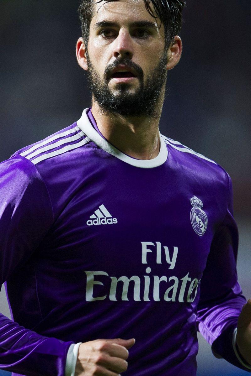 800x1200 Download Isco Football Player Apple iPhone 4S wallpaper