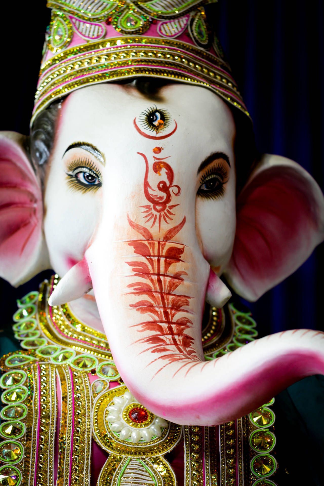 1280x1920 Detailed Statue Of Ganesh 4K Wallpaper