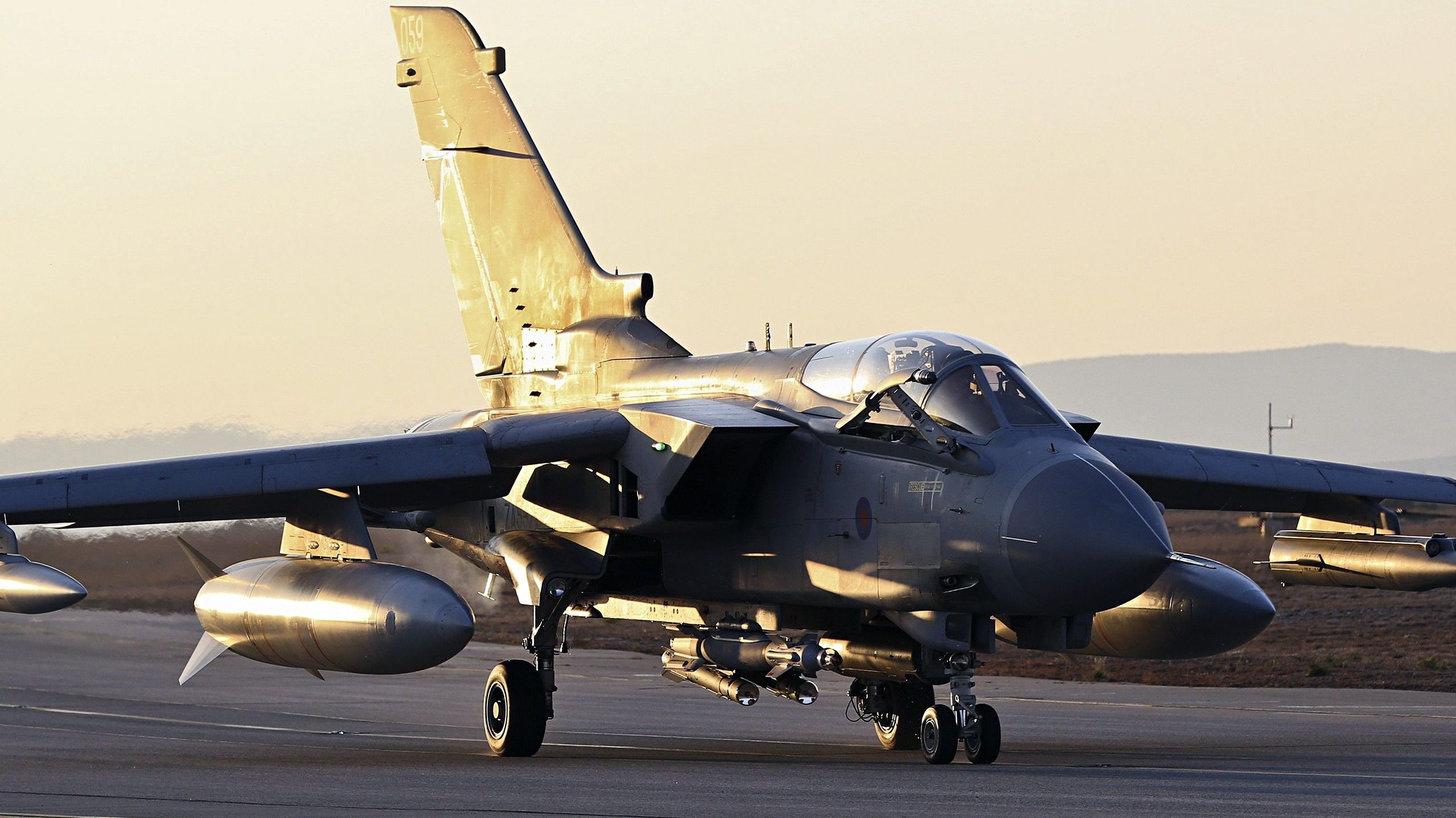2560x1440 Panavia Tornado, Royal Airforce
