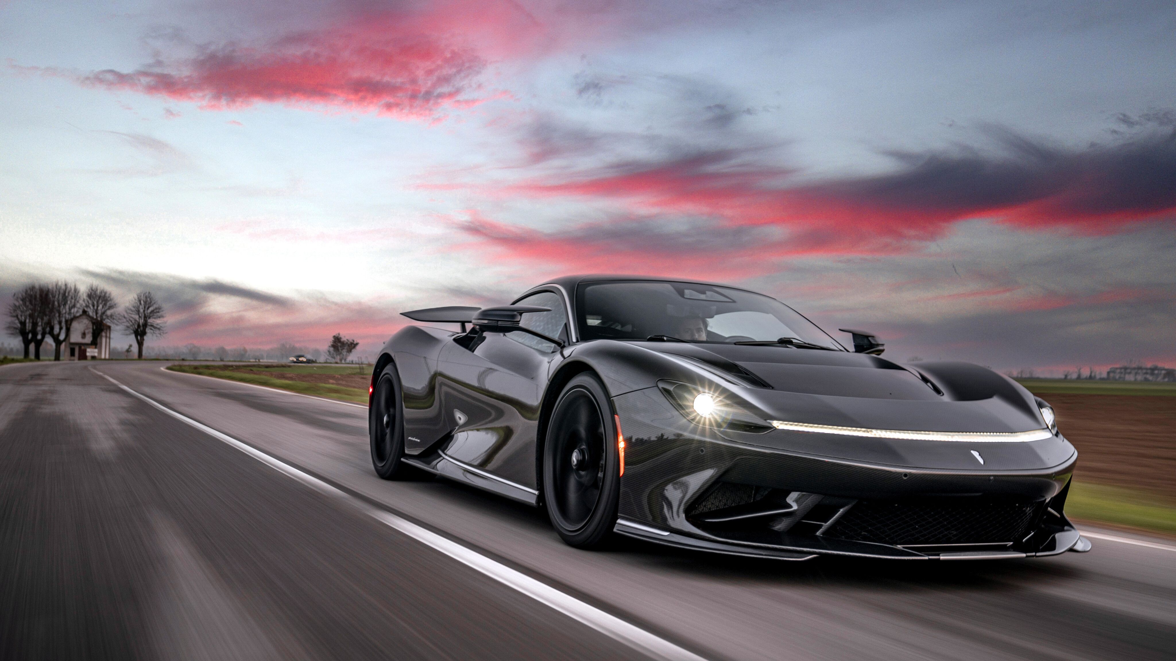 4096x2304 Pininfarina Battista review