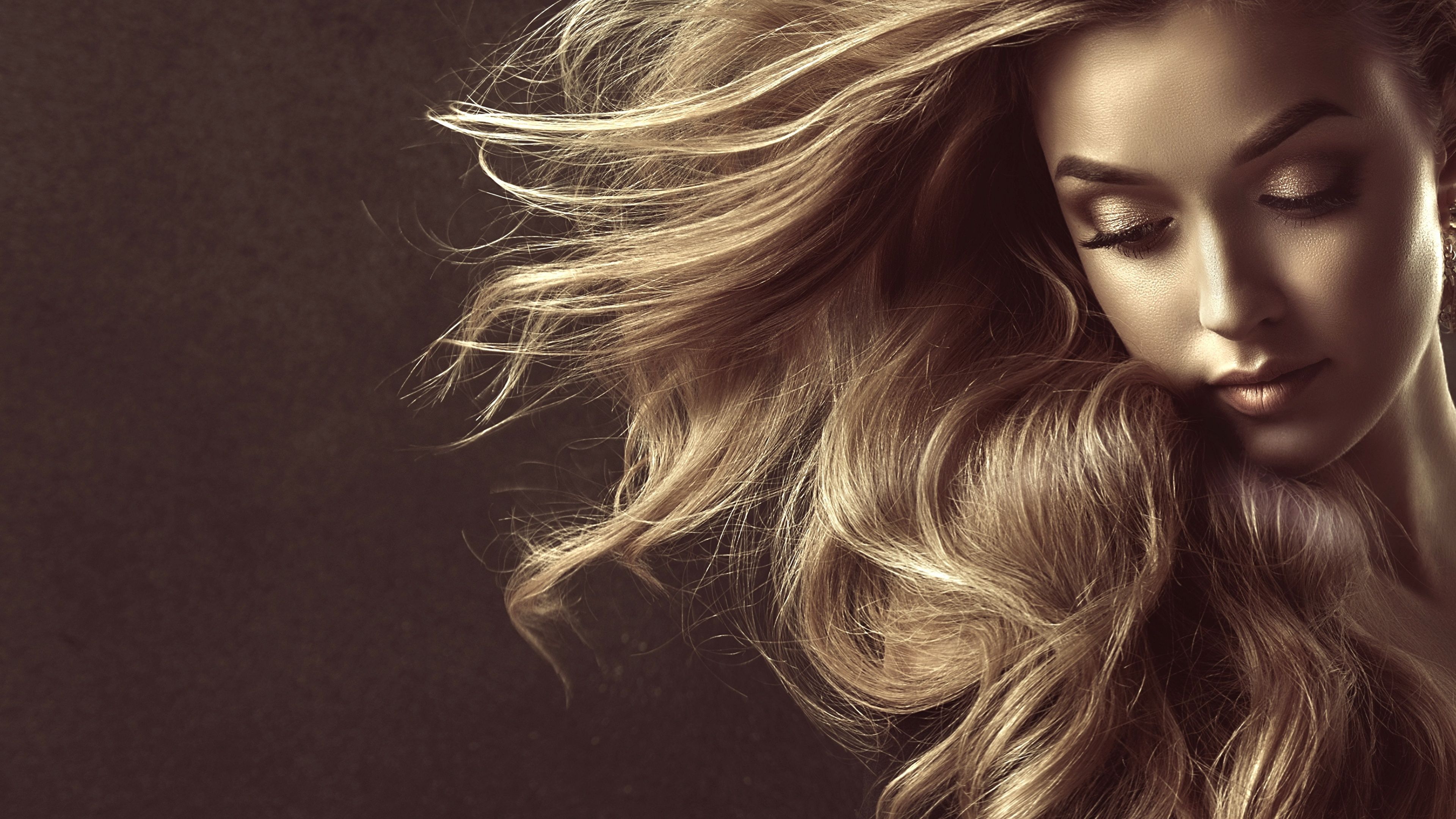 3840x2160 Desktop Wallpaper Dark Blonde Model