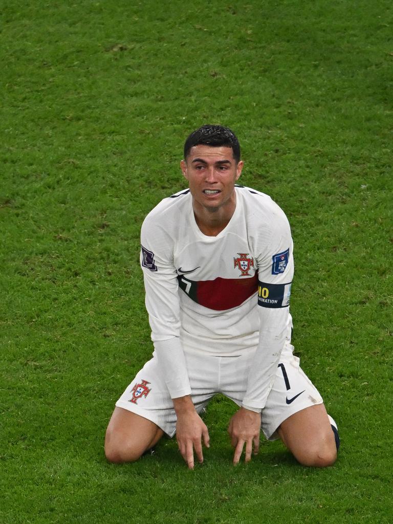 Ronaldo Sad Wallpapers - Top Free Ronaldo Sad Backgrounds - WallpaperAccess