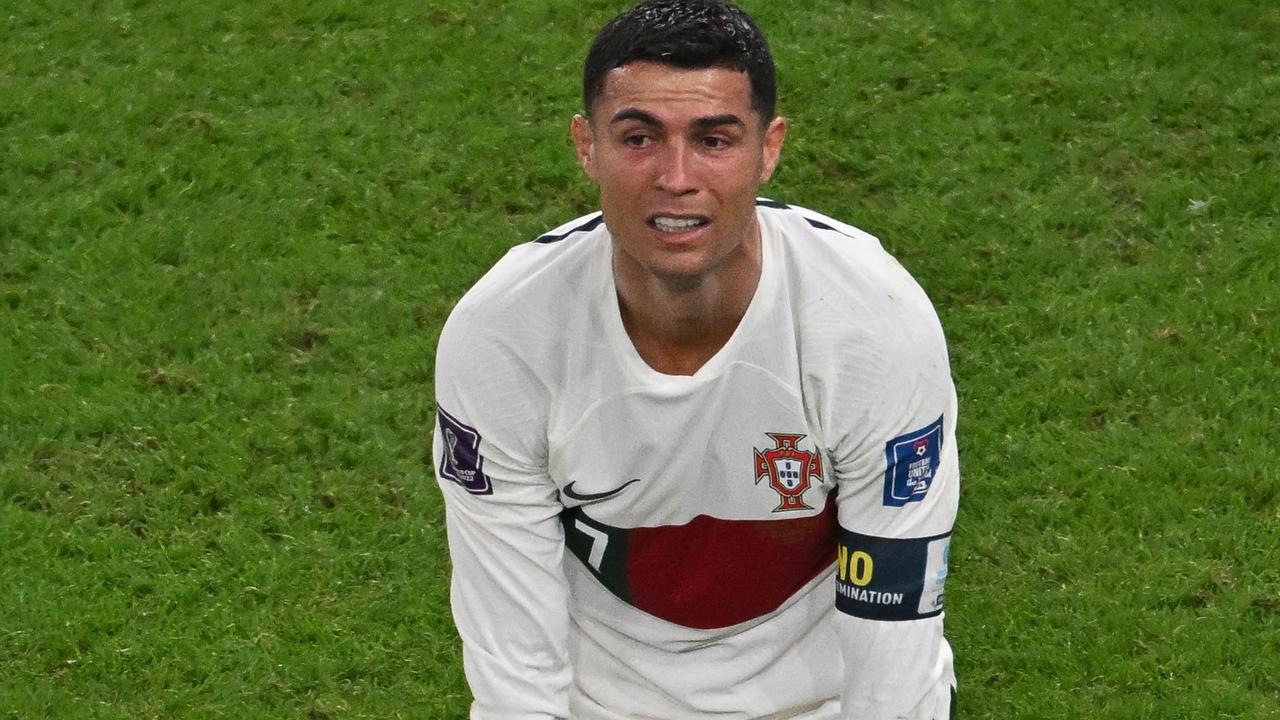 Ronaldo Sad Wallpapers - Top Free Ronaldo Sad Backgrounds - WallpaperAccess