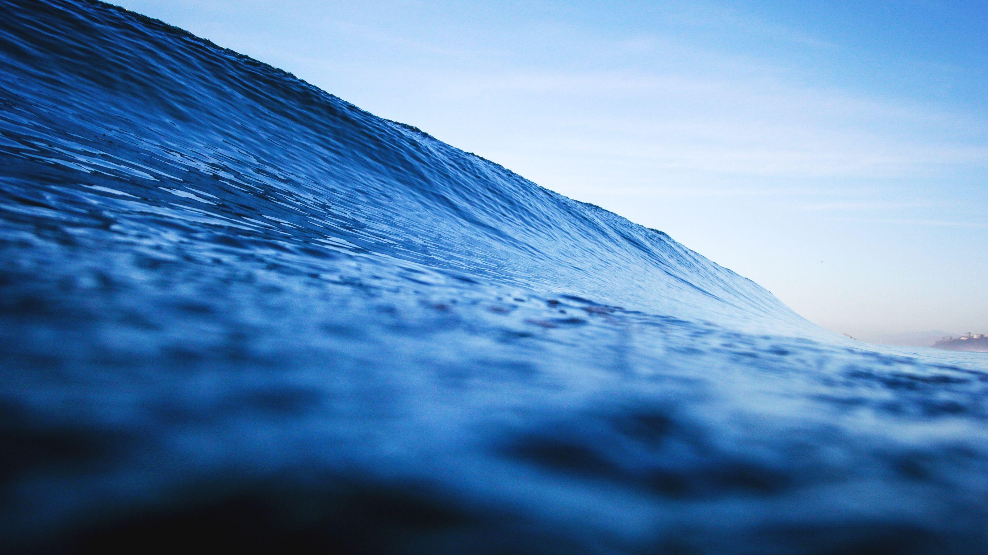 3200x1800 Wave Wallpaper