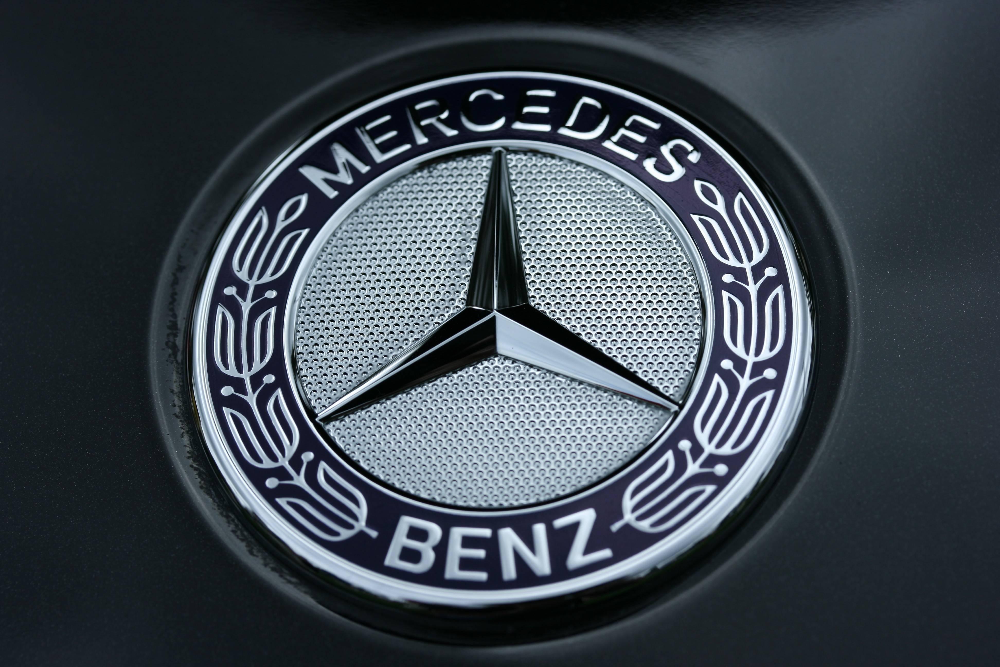 3888x2592 Mercedes Logo Wallpaper For iPhone