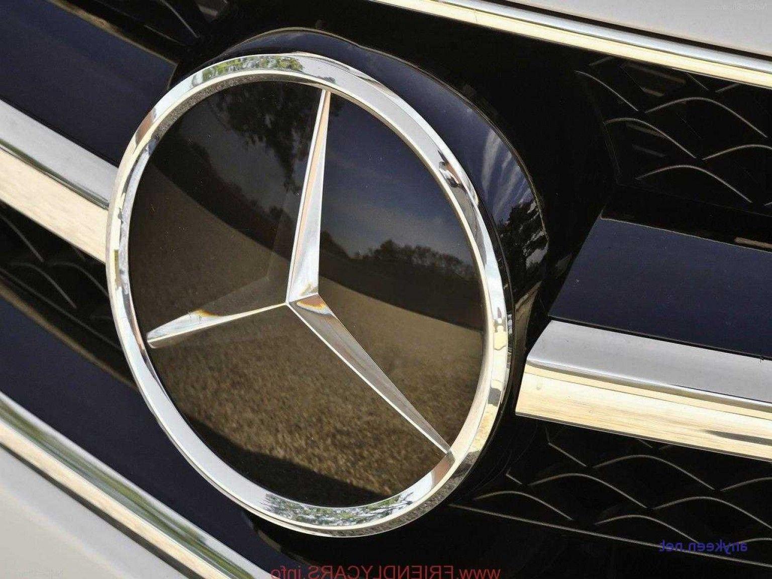 1536x1152 Mercedes Benz Logo Wallpaper