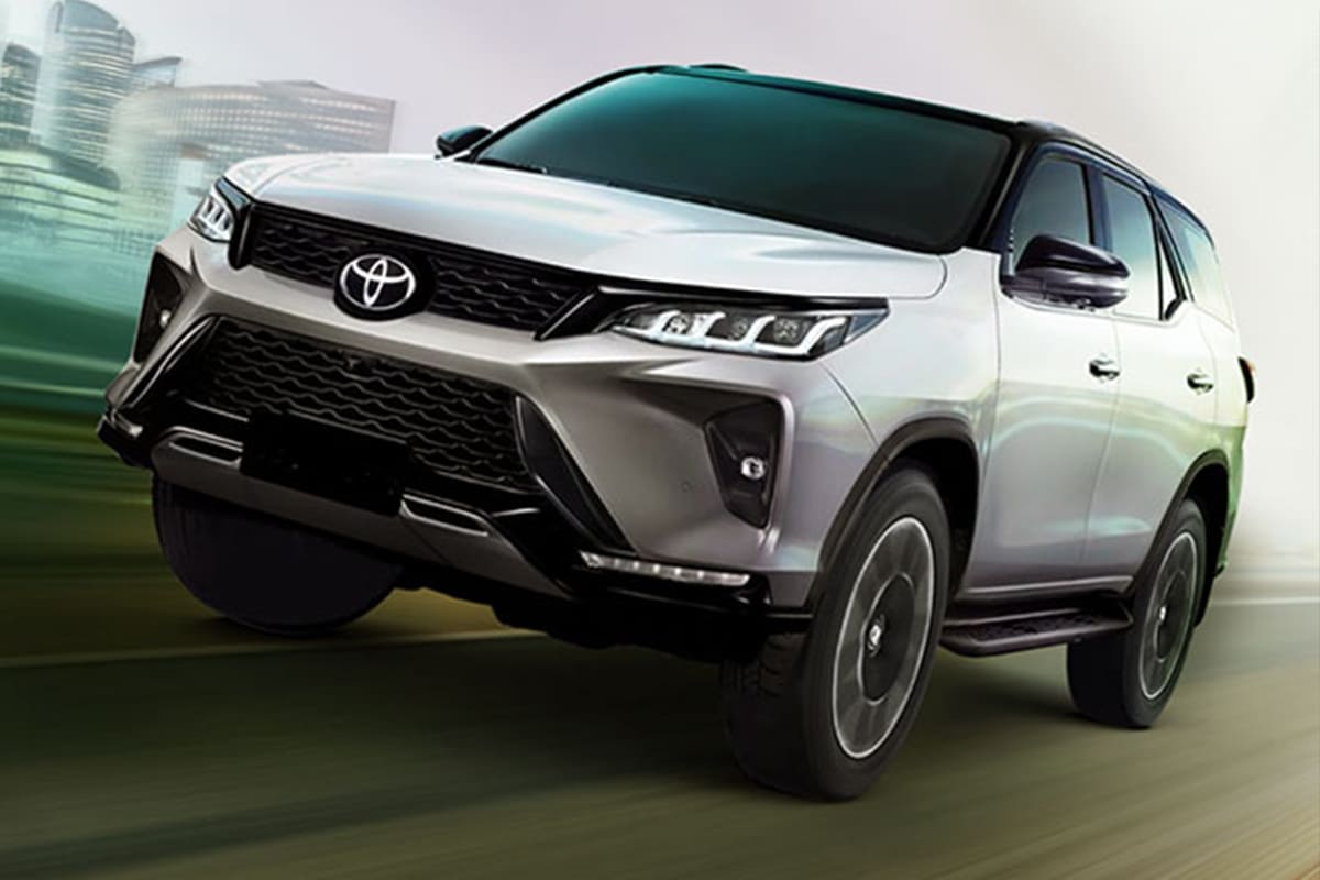 1200x800 Toyota Fortuner Legender Wallpaper
