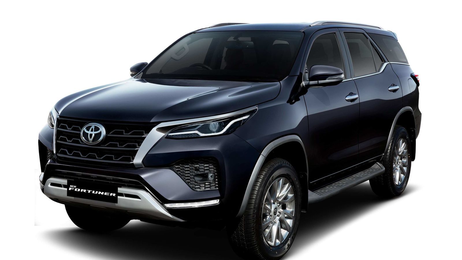 1600x900 New Fortuner and Fortuner Legender