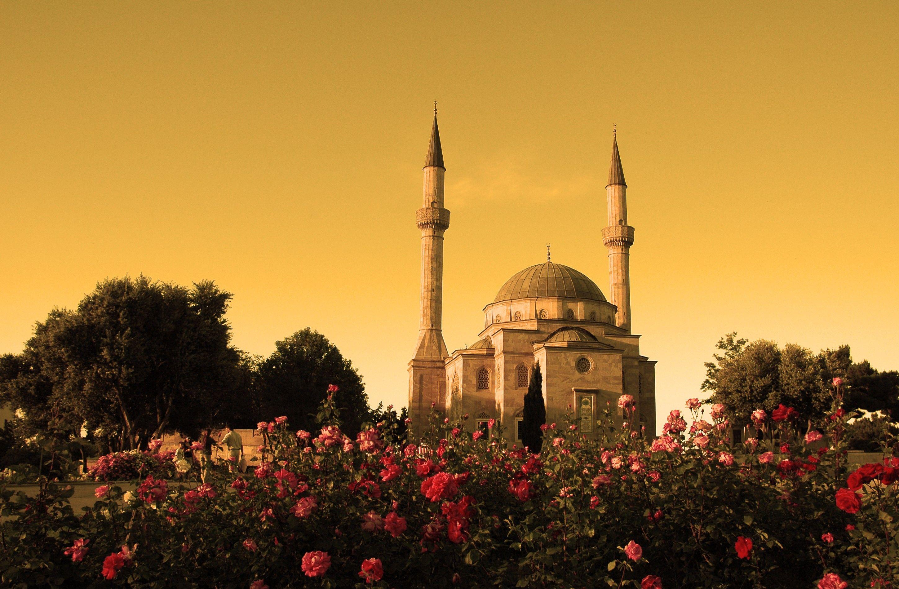 2900x1900 mosque with two minarets in baku, azerbaijan