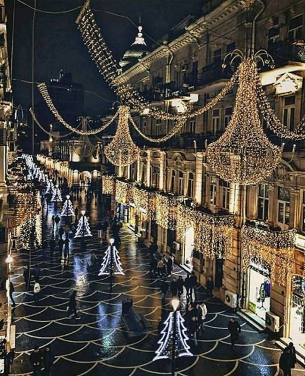 1040x1280 Baku Azerbaijan Wallpaper