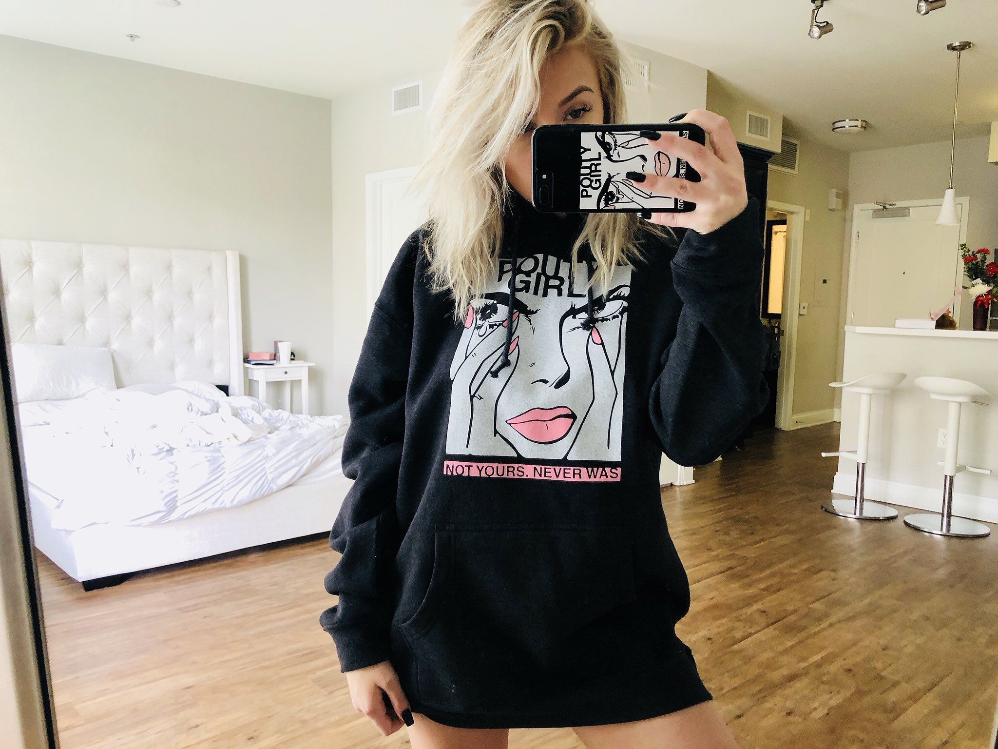 2048x1536 Corinna Kopf. Pouty Girl. Fashion