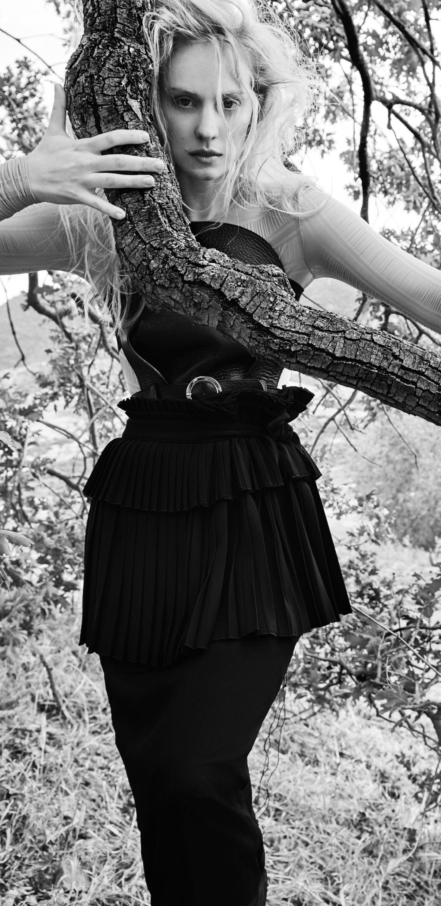 1440x2960 Mobile wallpaper: Monochrome, Dress