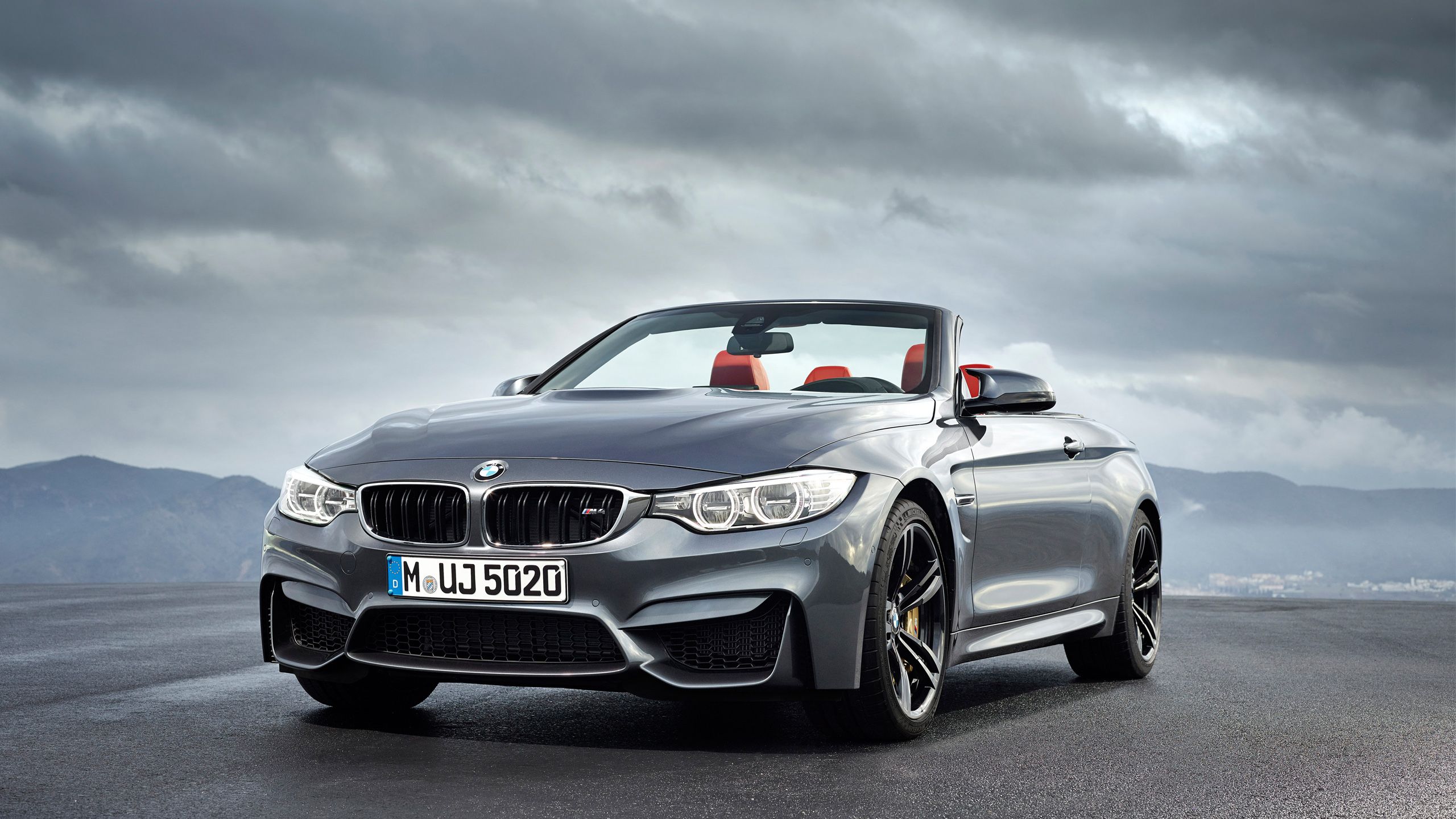 2560x1440 BMW M4 Convertible Wallpaper