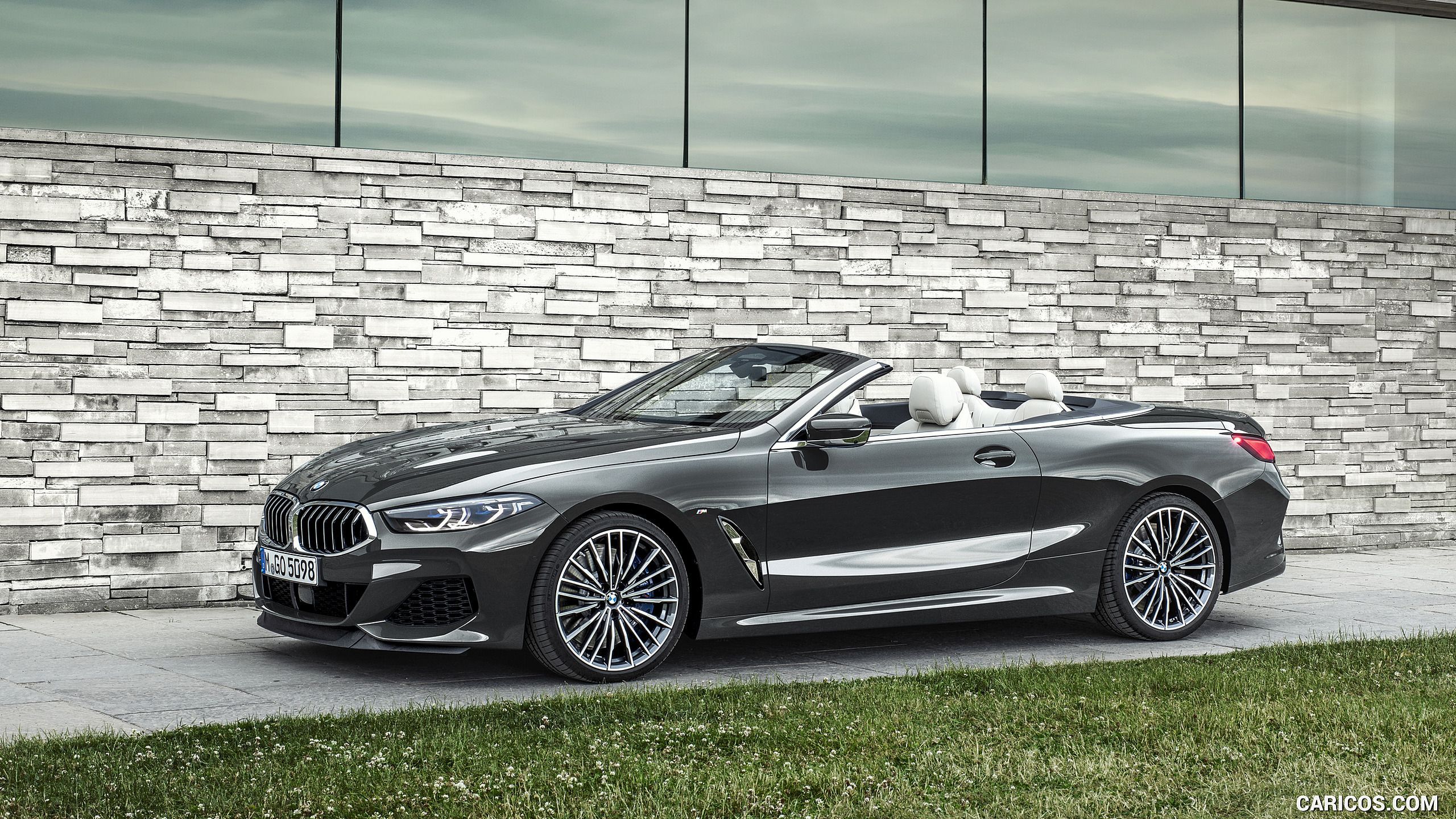 2560x1440 BMW 8 Series Convertible Wallpaper