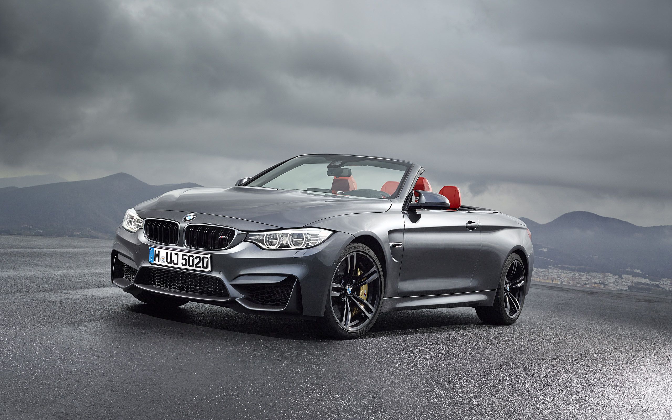 2560x1600 BMW M4 Convertible Wallpaper
