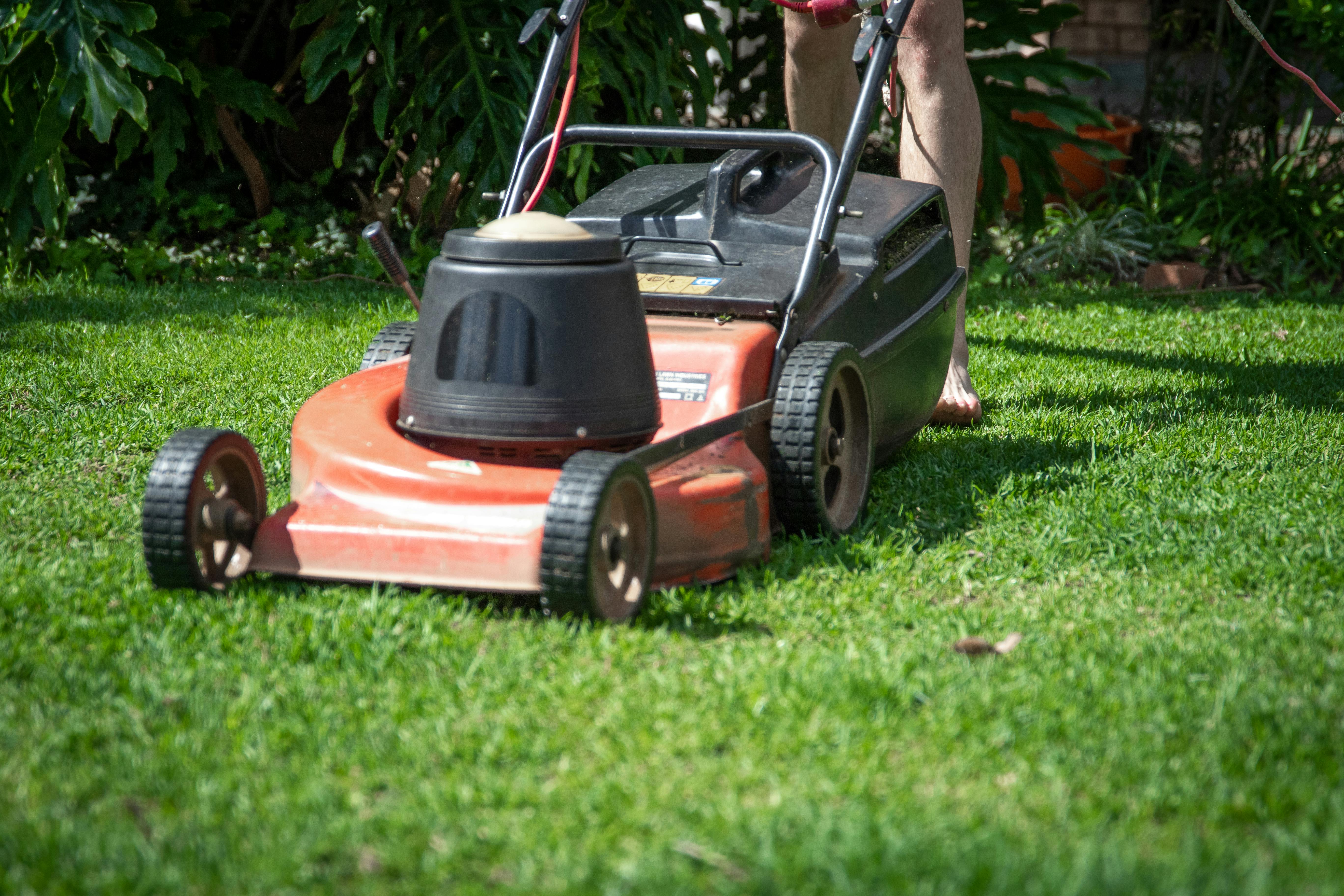 5472x3648 Lawn Mower Photo, Download The BEST
