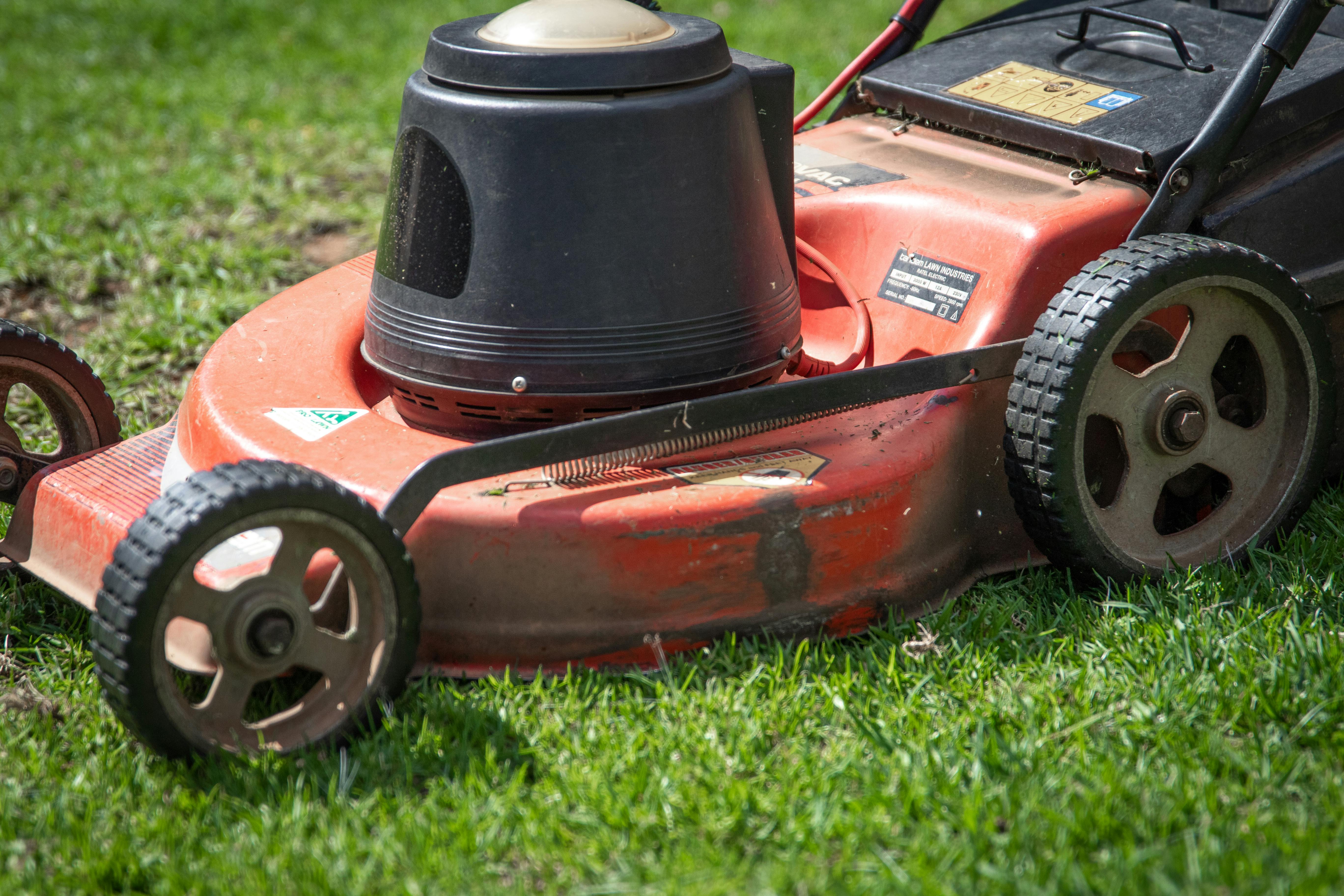 5472x3648 Lawn Mower Photo, Download The BEST