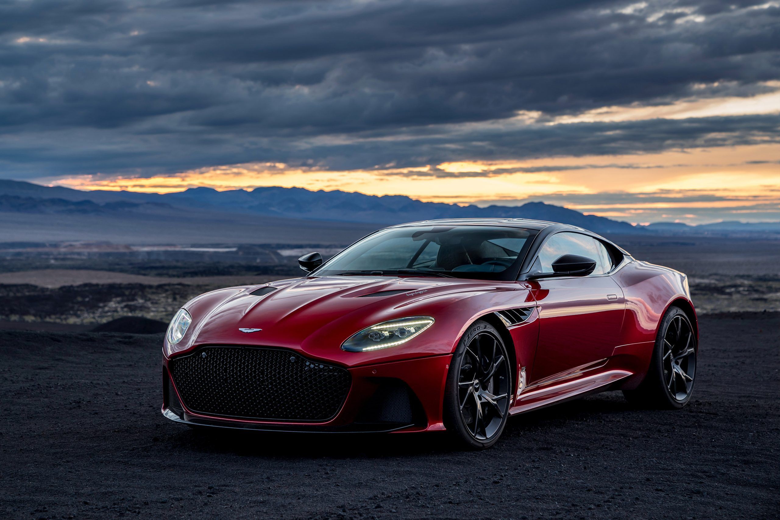2560x1707 Aston Martin DBS Superleggera