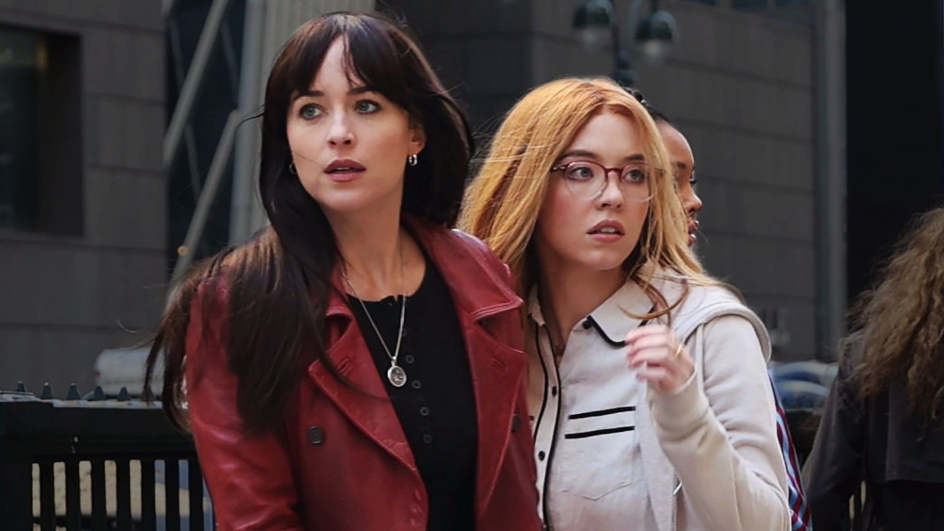 1920x1080 Dakota Johnson & Sydney Sweeney Filming