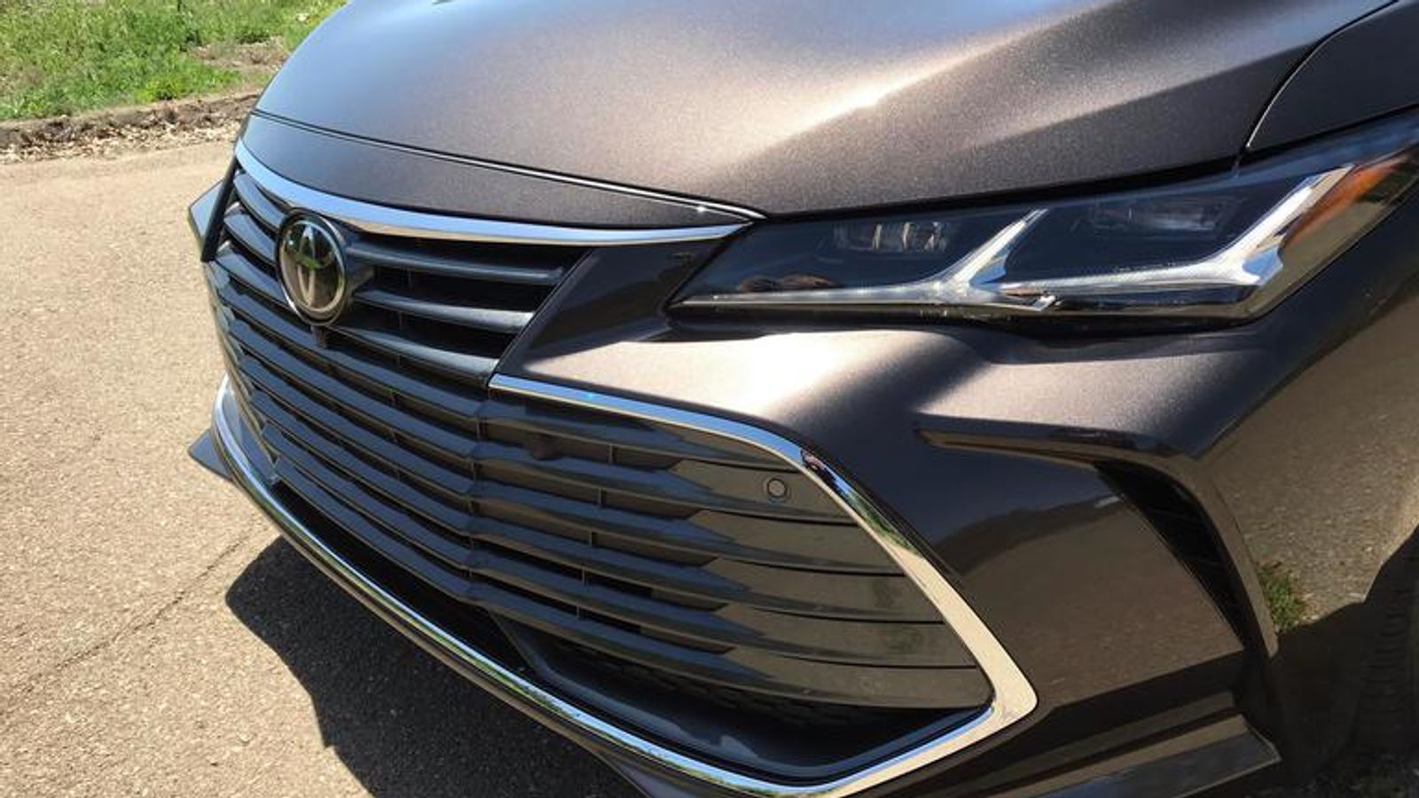 1600x900 PHOTO GALLERY: 2019 Toyota Avalon