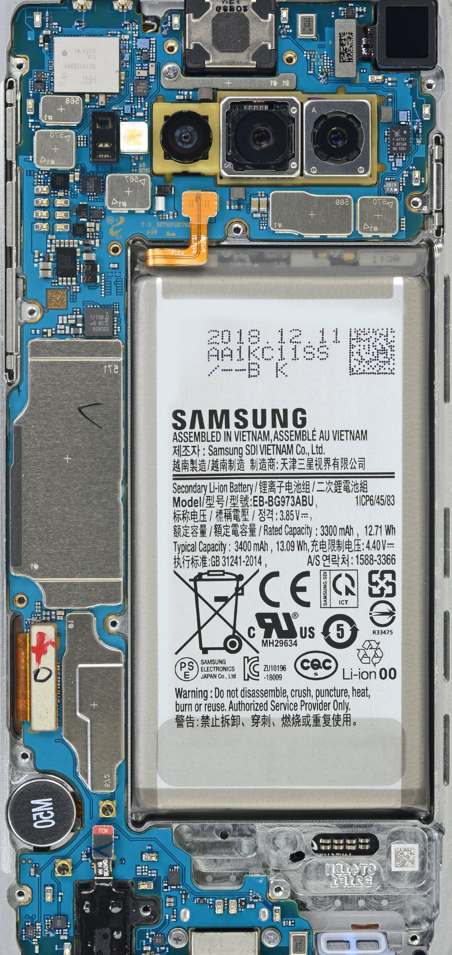1440x3040 3D Mobile Broken Motherboard Wallpaper
