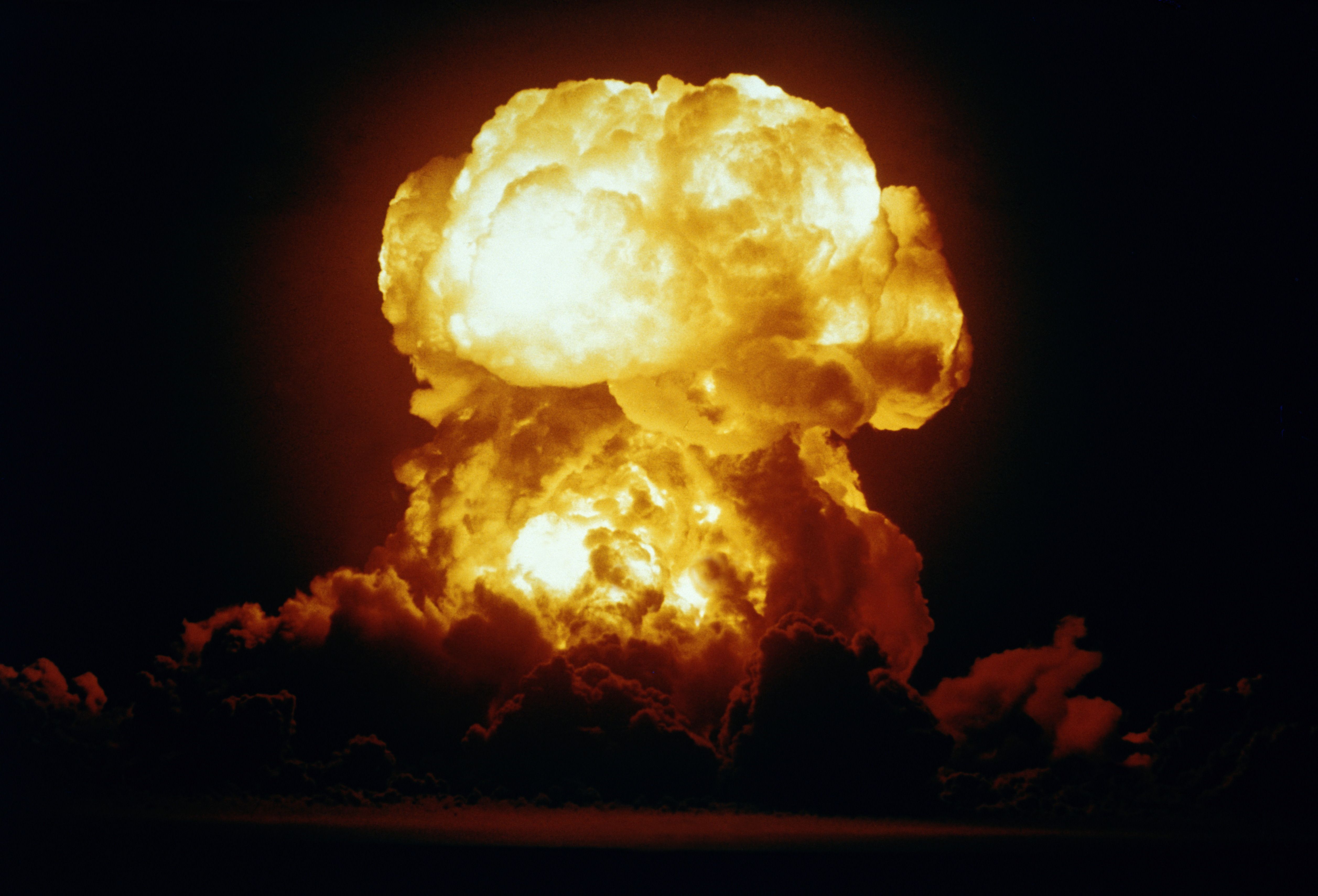 5028x3418 Atomic Bombs vs. Nuclear Bombs: What