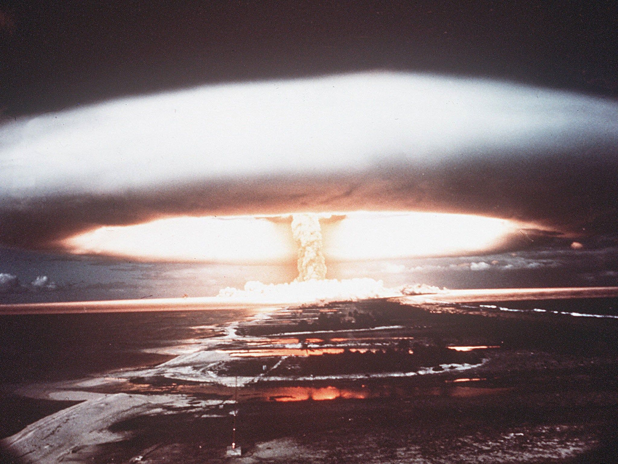 2048x1536 nuclear weapons