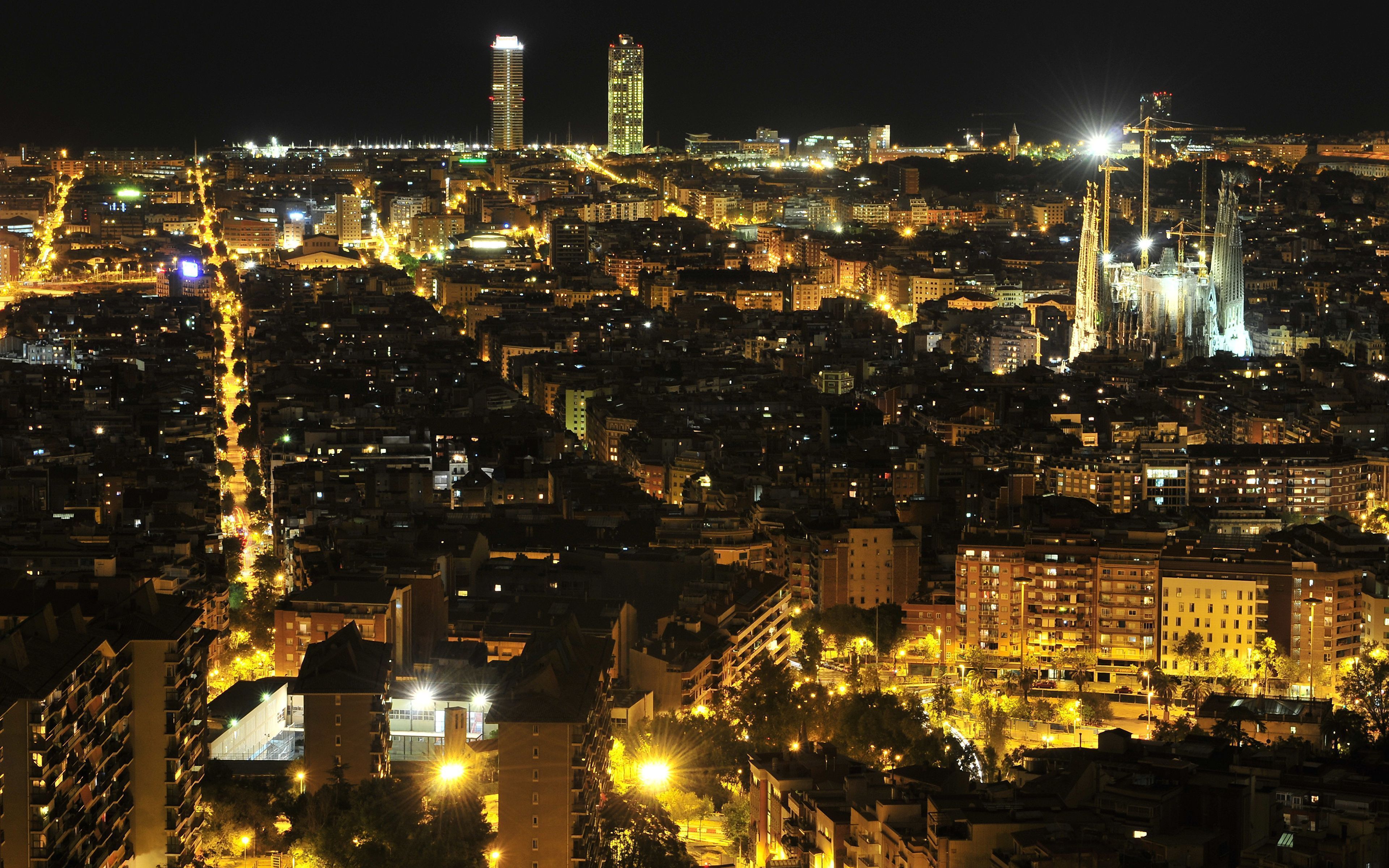 3840x2400 Spain megalopolis Barcelona night