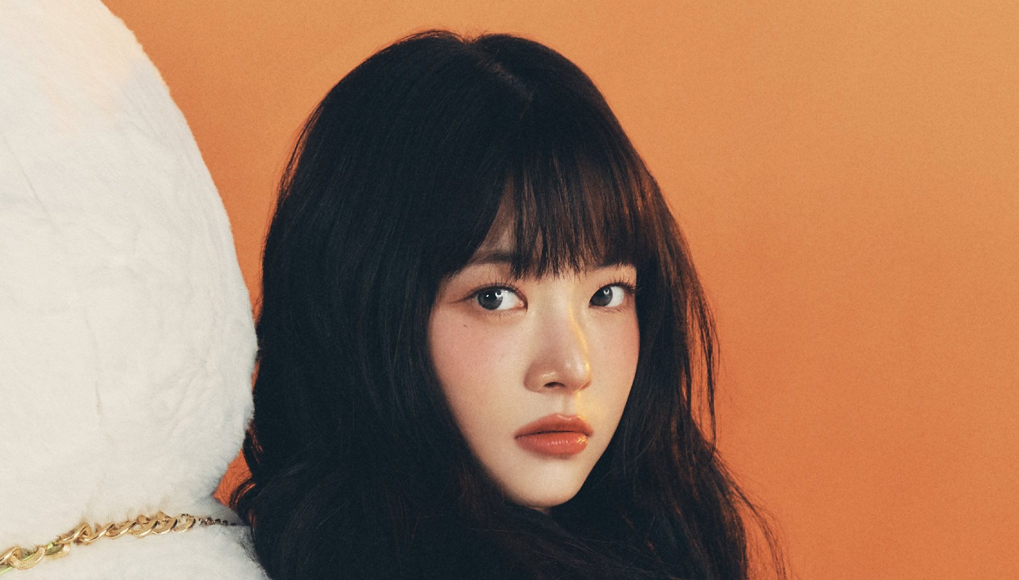 2000x1139 Hong Eunchae (LE SSERAFIM) Profile