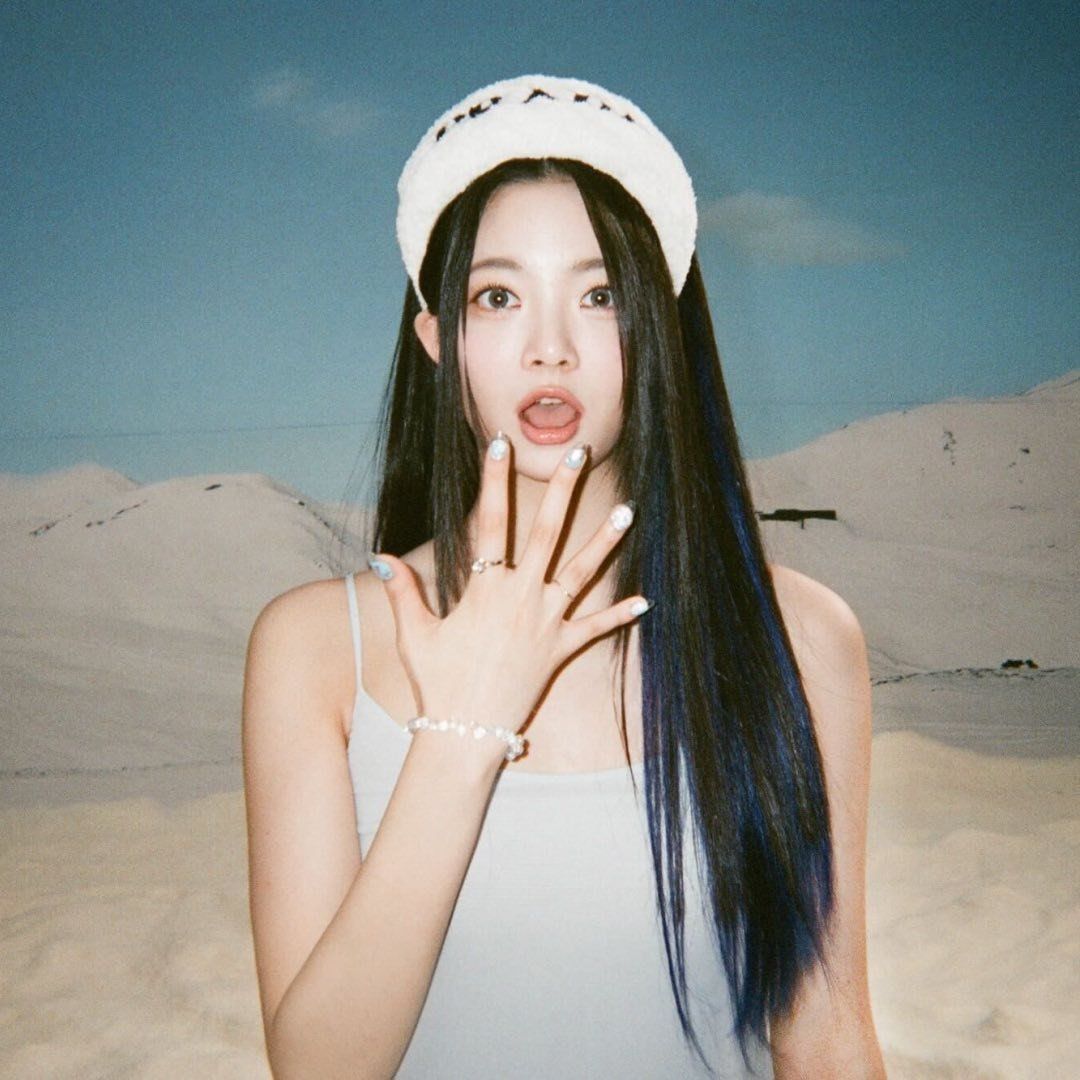 1080x1080 LE SSERAFIM HONG EUNCHAE