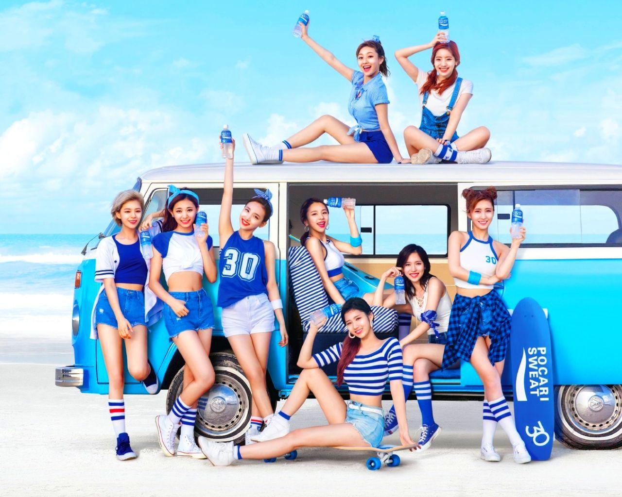 1280x1024 Twice wallpaper