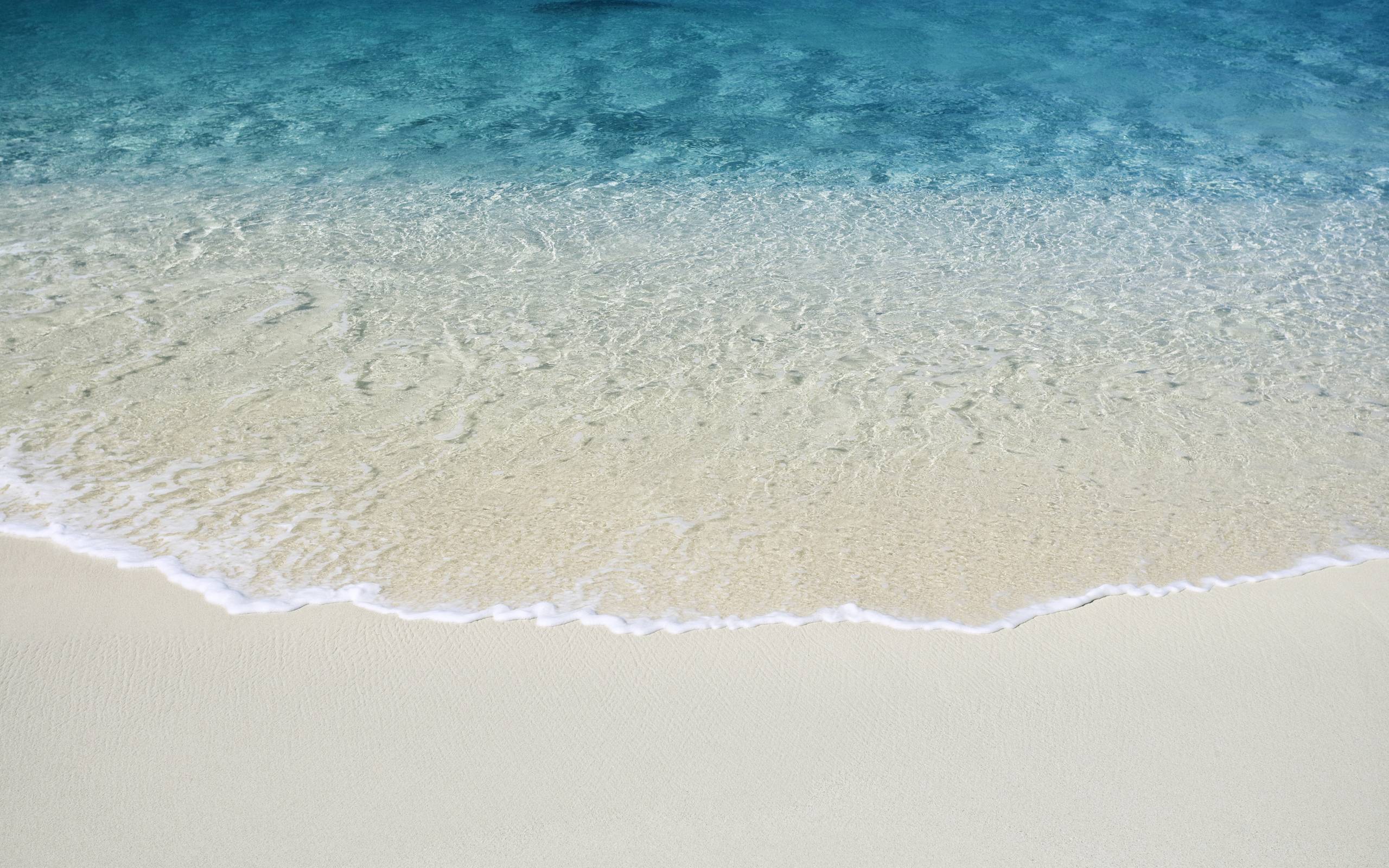 2560x1600 Beach Water Wallpaper