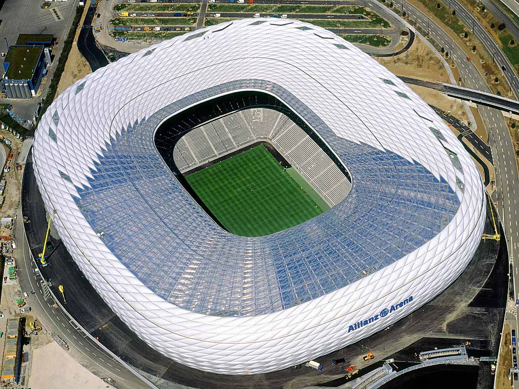 1024x768 Allianz Arena wallpaper