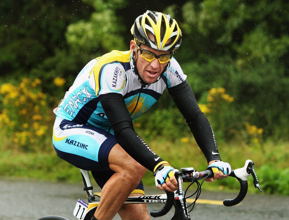 1100x836 Lance Armstrong