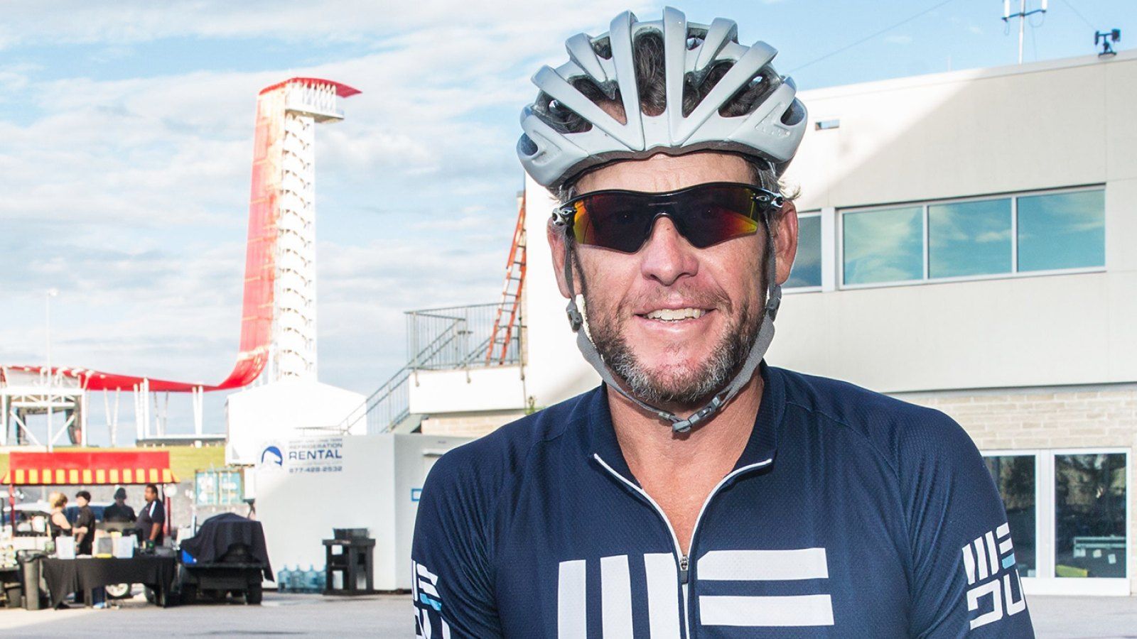 1600x900 Lance Armstrong Reveals Biking Accident