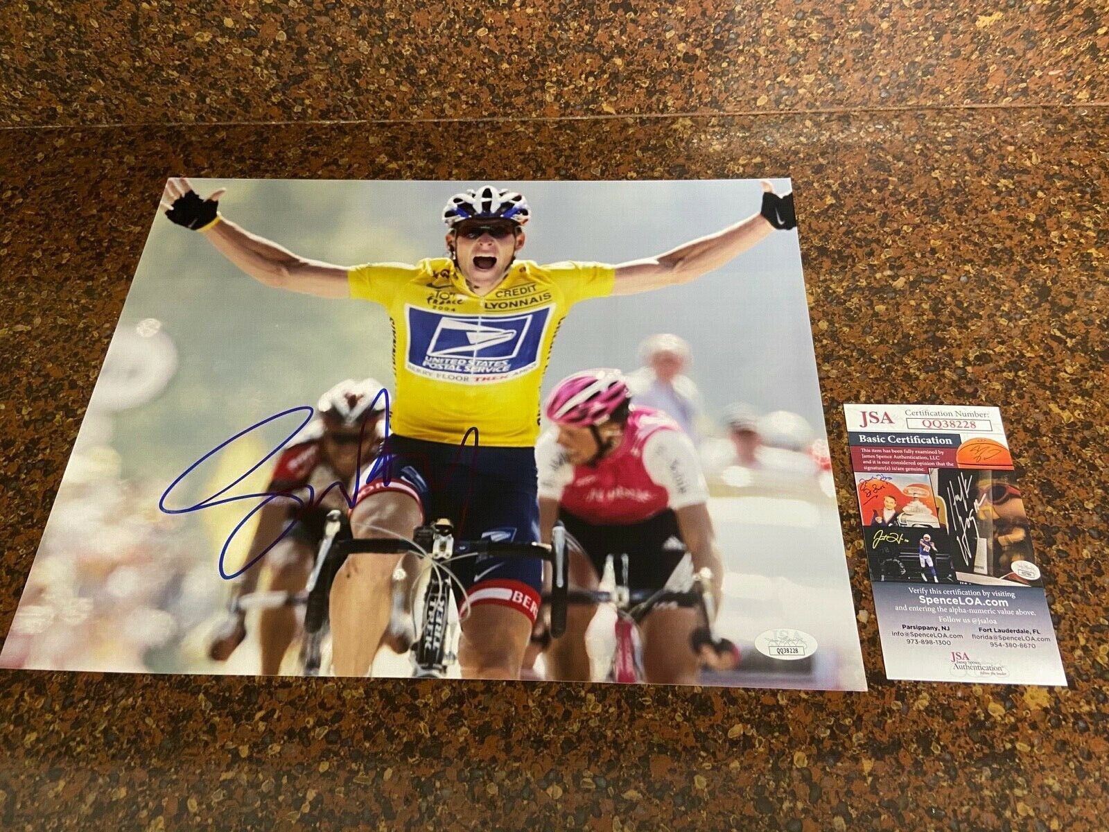 1600x1200 Lance Armstrong Autographed Signed
