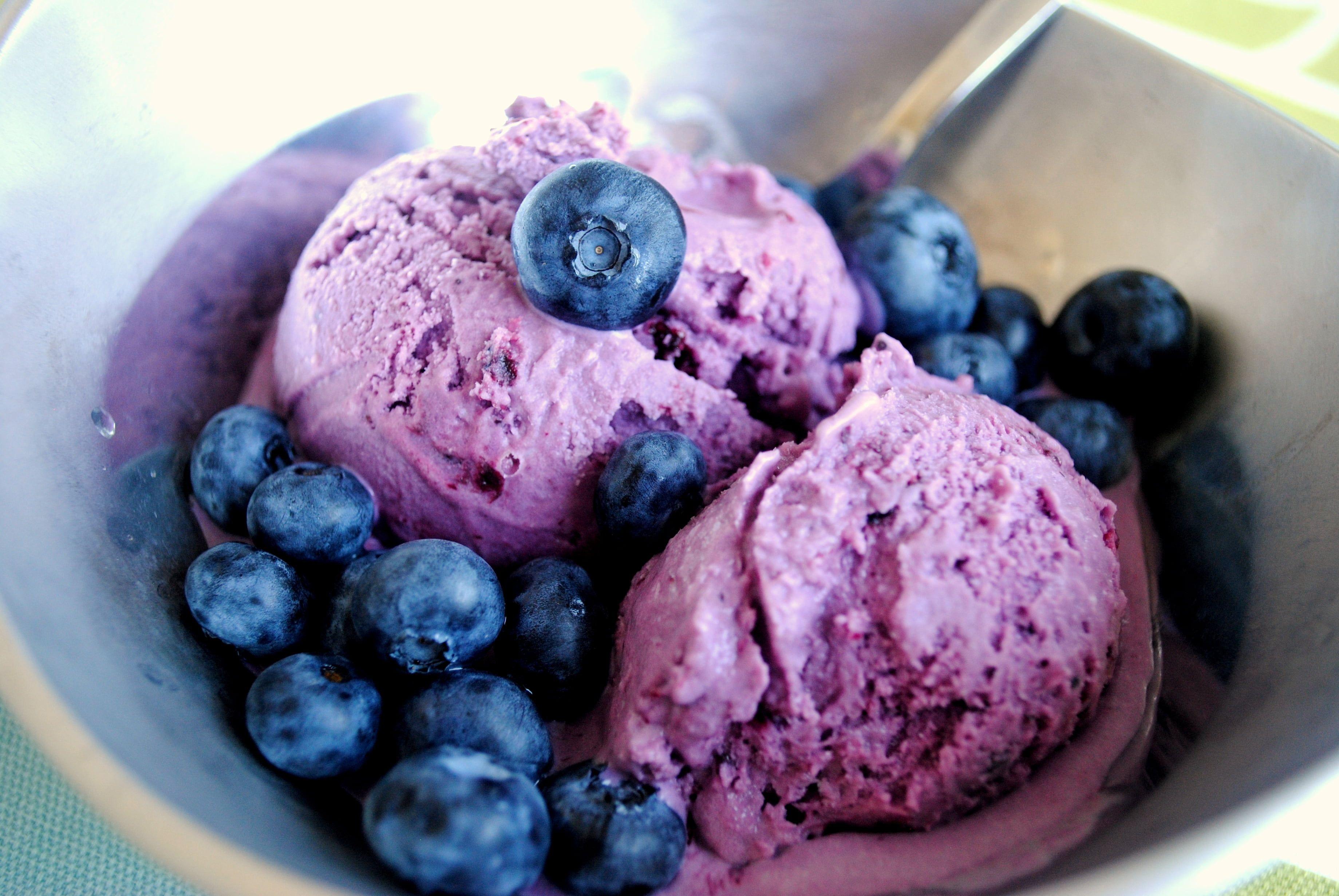3678x2462 Purple and black berries ice cream HD wallpaper. Wallpaper