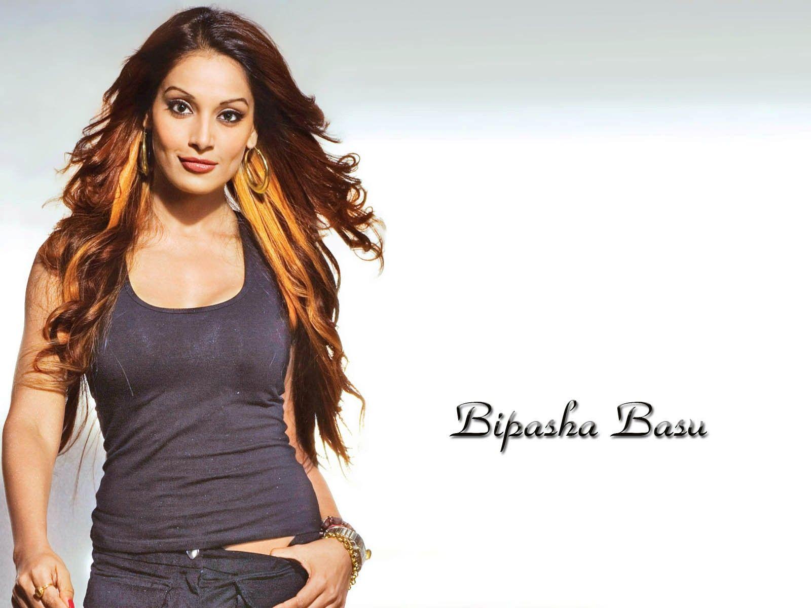 Bipasha Basu Wallpapers - Top Free Bipasha Basu Backgrounds -  WallpaperAccess