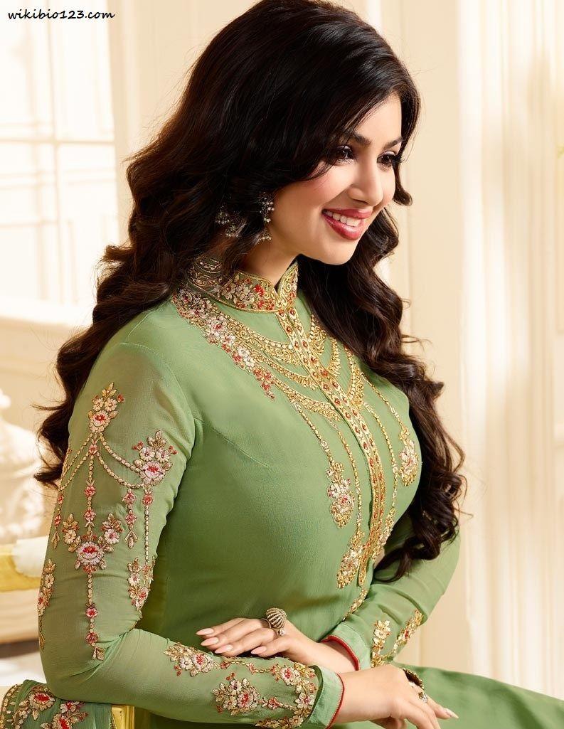 793x1025 Ayesha Takia wiki Bio Age Figure size Height HD Image
