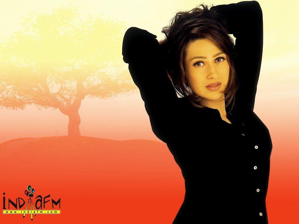 1024x768 Karishma Kapoor Hq Wallpaper Kapoor