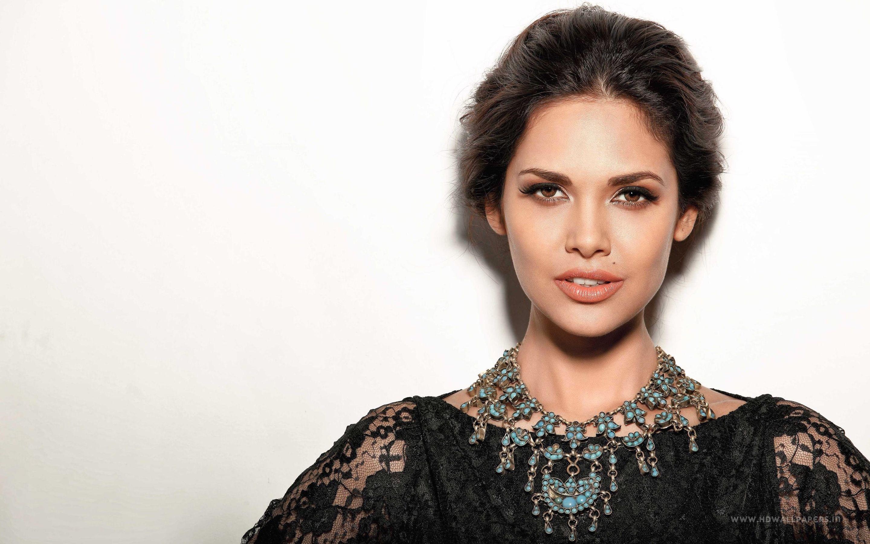 2880x1800 Esha Gupta New 2016 Wallpaper