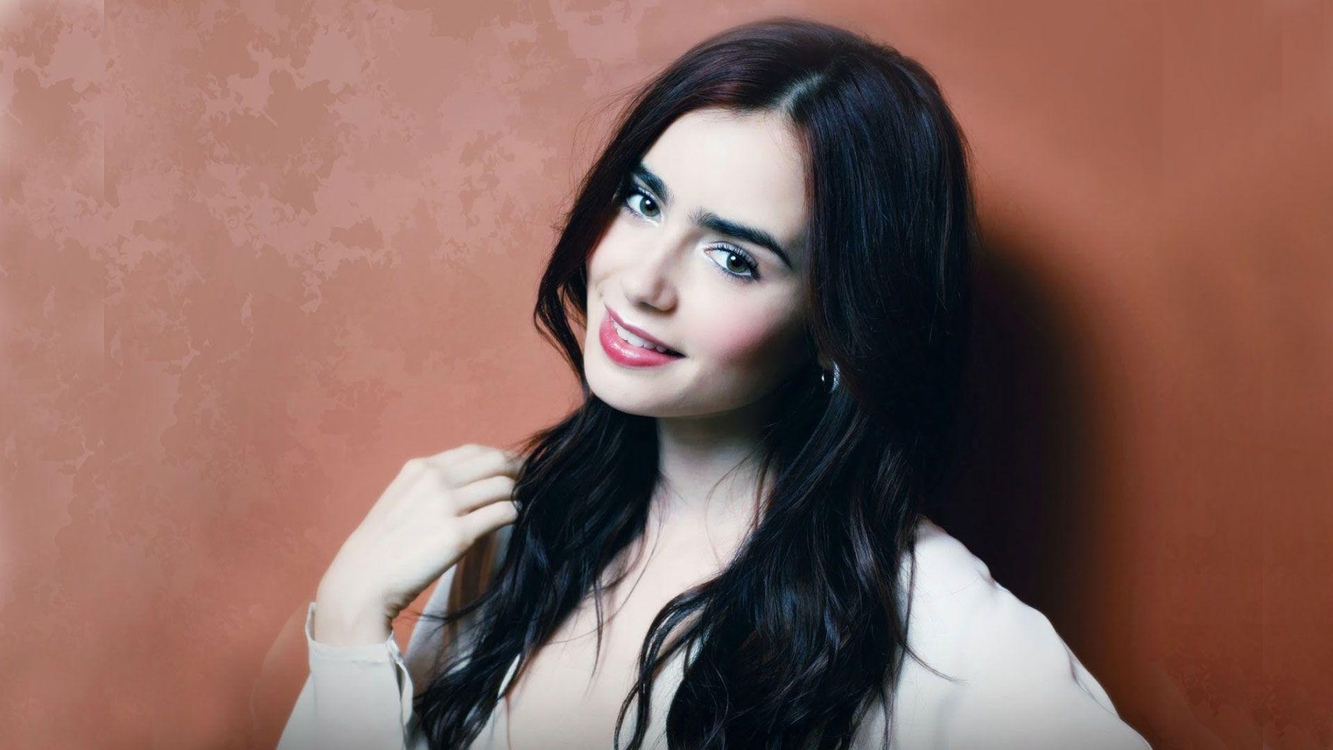 1920x1080 Lily Collins Spicy Wallpaper. Photo 1 of 6
