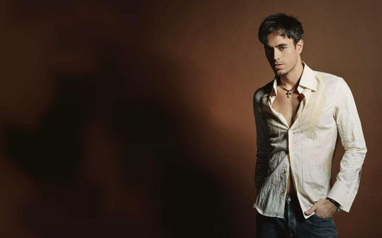 1280x800 Celebrity Enrique Iglesias Wallpaper
