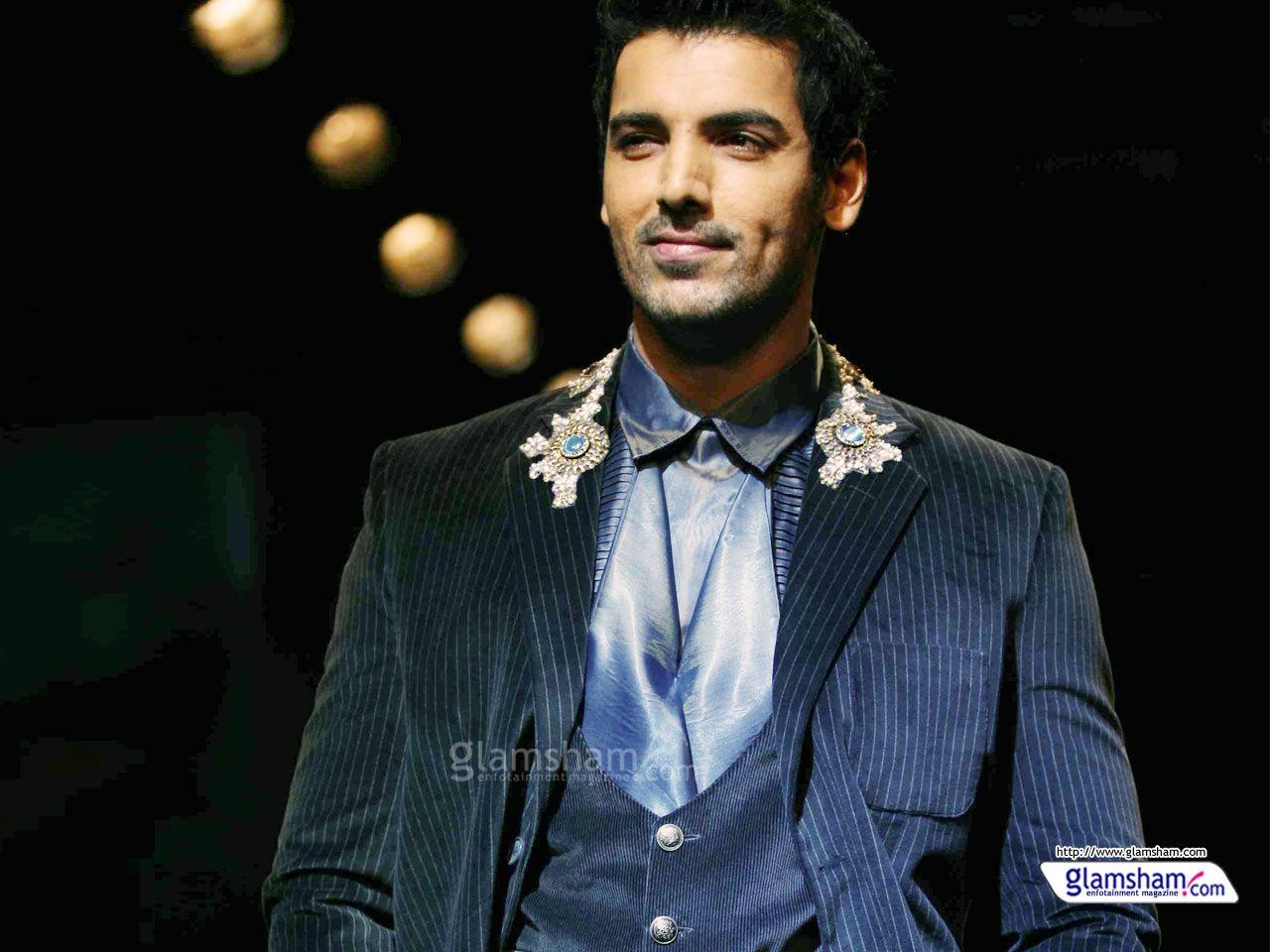 1280x960 John Abraham Background Free Download